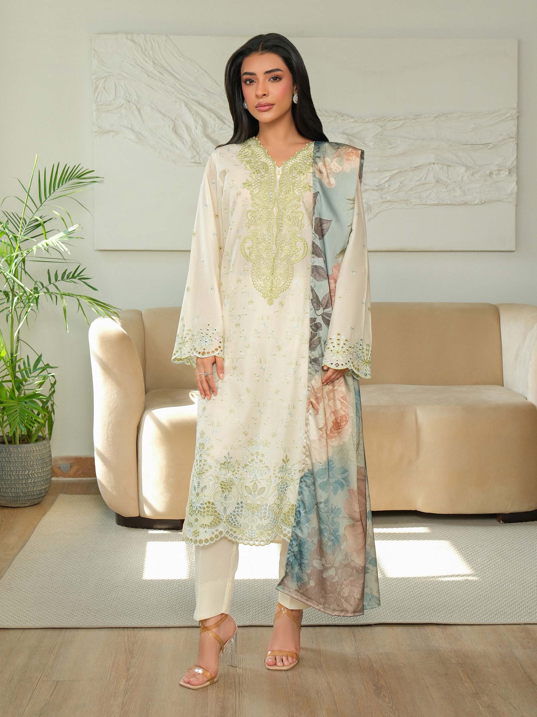 Limelight U4639SU-3PC-002 Winter Embroiderd Collection 2025
