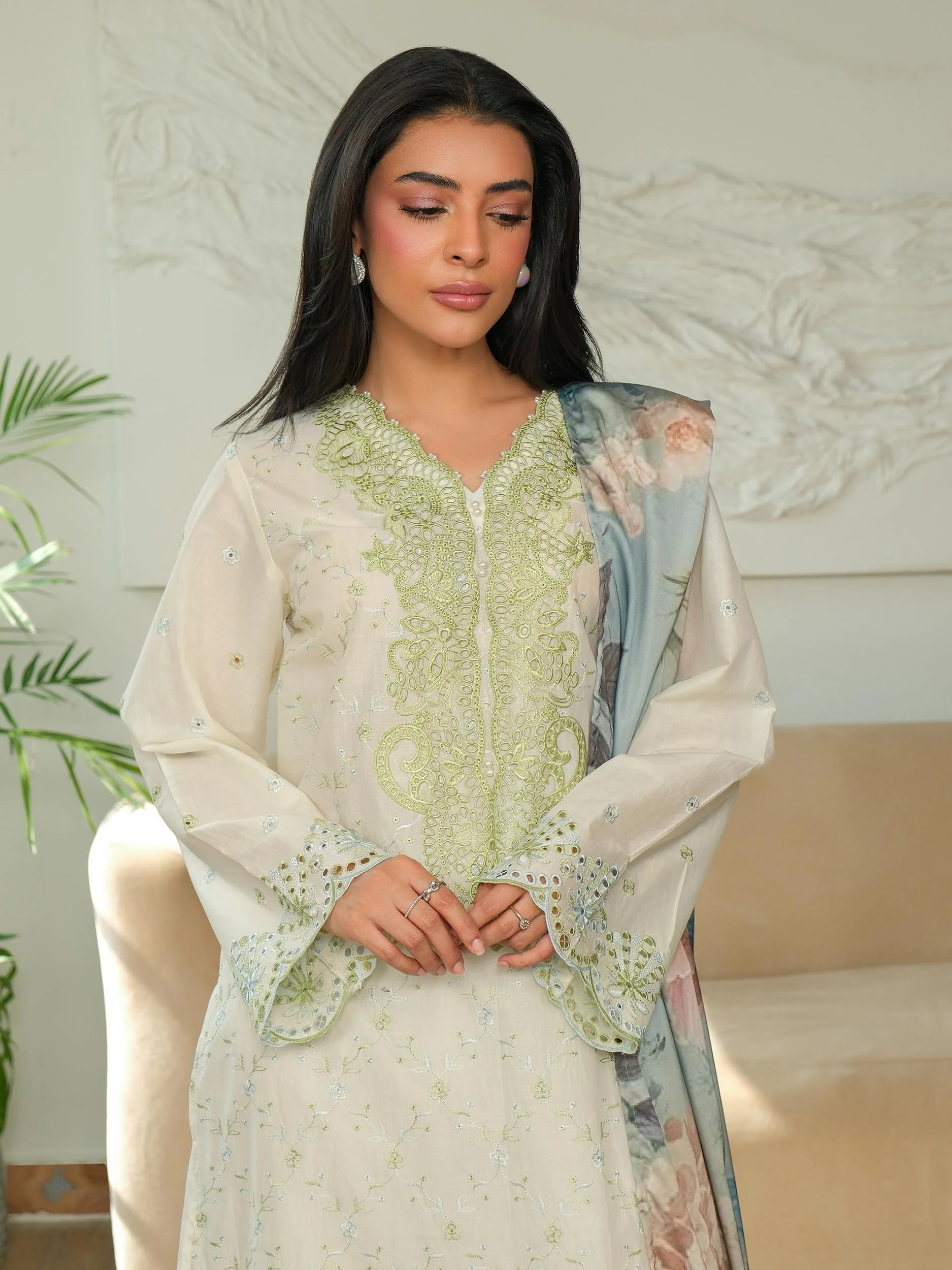 Limelight U4639SU-3PC-002 Winter Embroiderd Collection 2025 - Image 2
