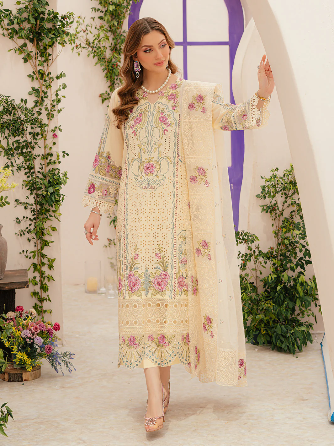 Mahnur Amour Allenura Luxury Lawn 2024