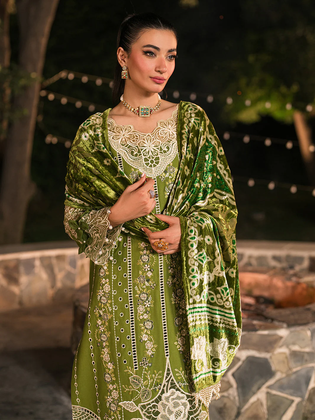 Mahnur Arya Nazakat Luxury Winter 2024 - Image 2