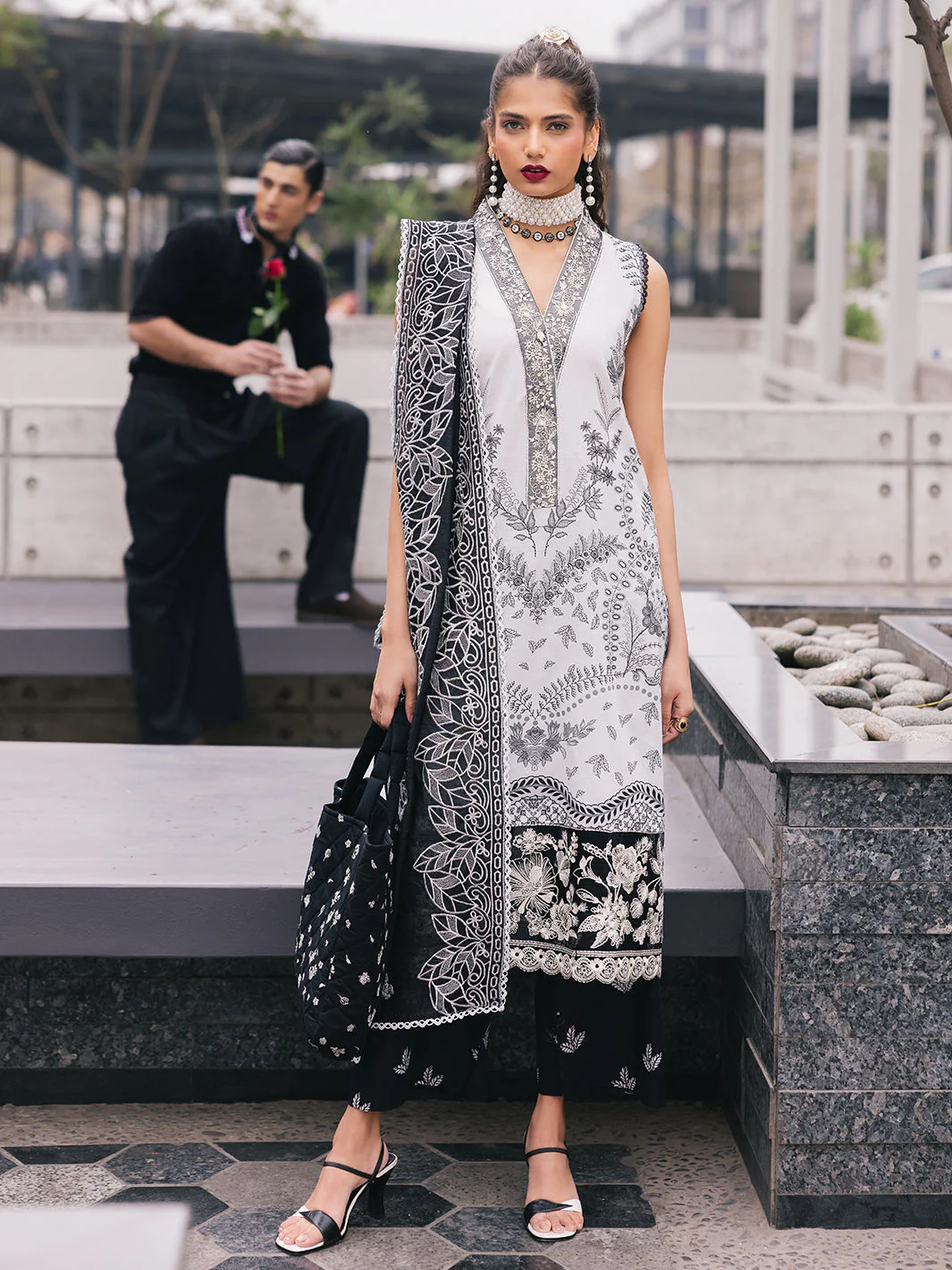 Mahnur Daisy Broadway Luxury Lawn 2025