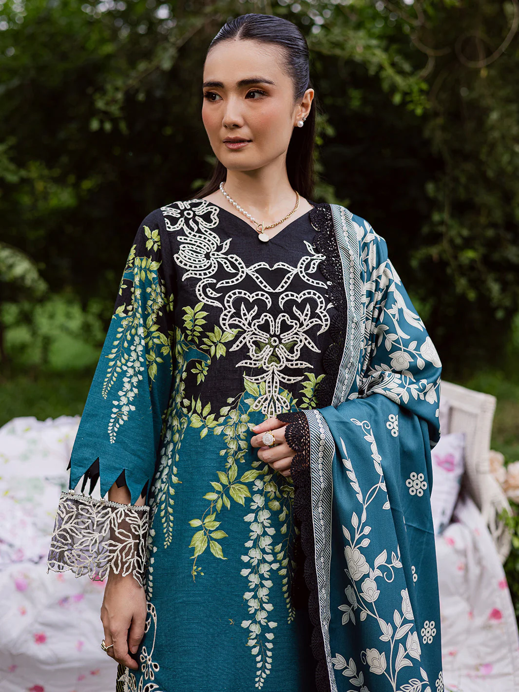 Mahnur  GR-04 | 3 PC Khaddar Winter Collection 2025 - Image 2