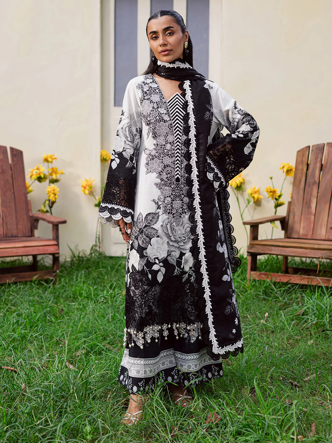 Mahnur GR-05 | 3 PC Khaddar Winter Collection 2025