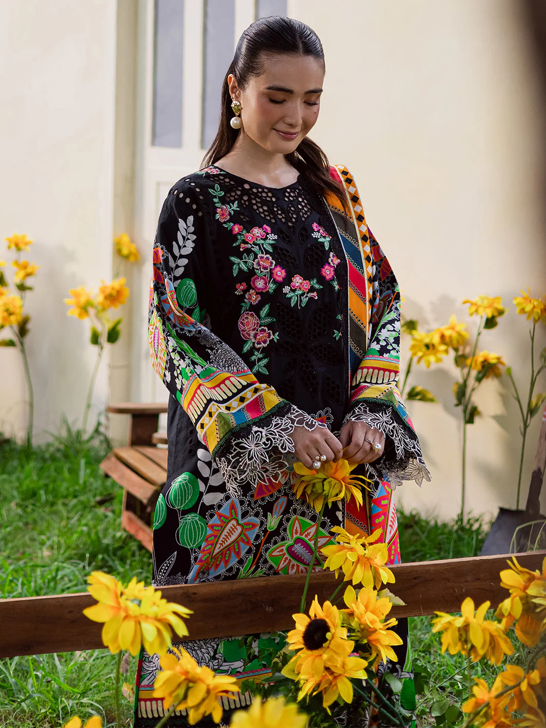 Mahnur GR-06 | 3 PC Khaddar Winter Collection 2025 - Image 2