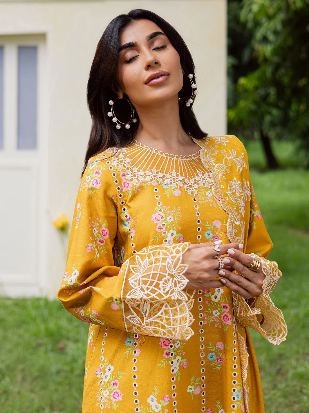 Mahnur GR-08 | 3 PC Khaddar Winter Collection 2025 - Image 2