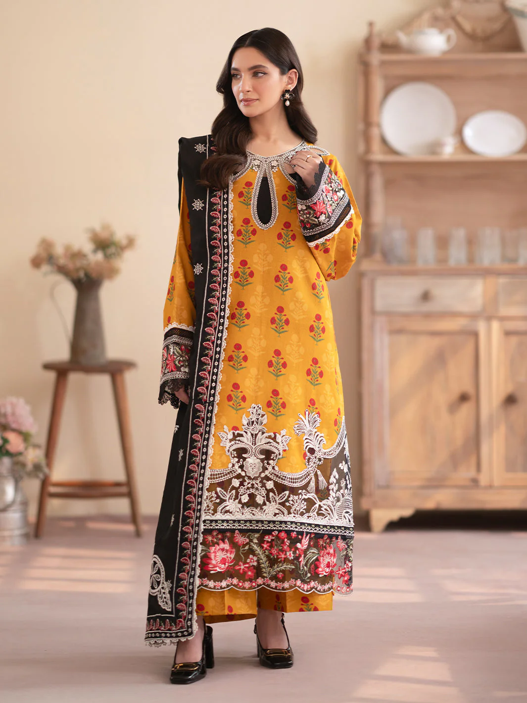 Mahnur Marigold Leila Winter 2024