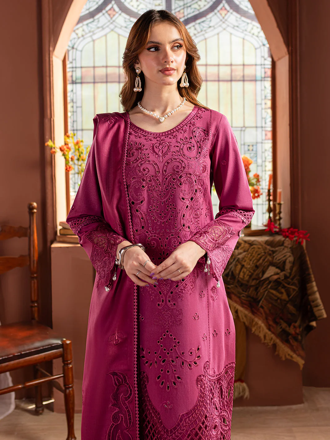 Mahnur Rosamund Veronica Luxury Karandi 2024 - Image 2