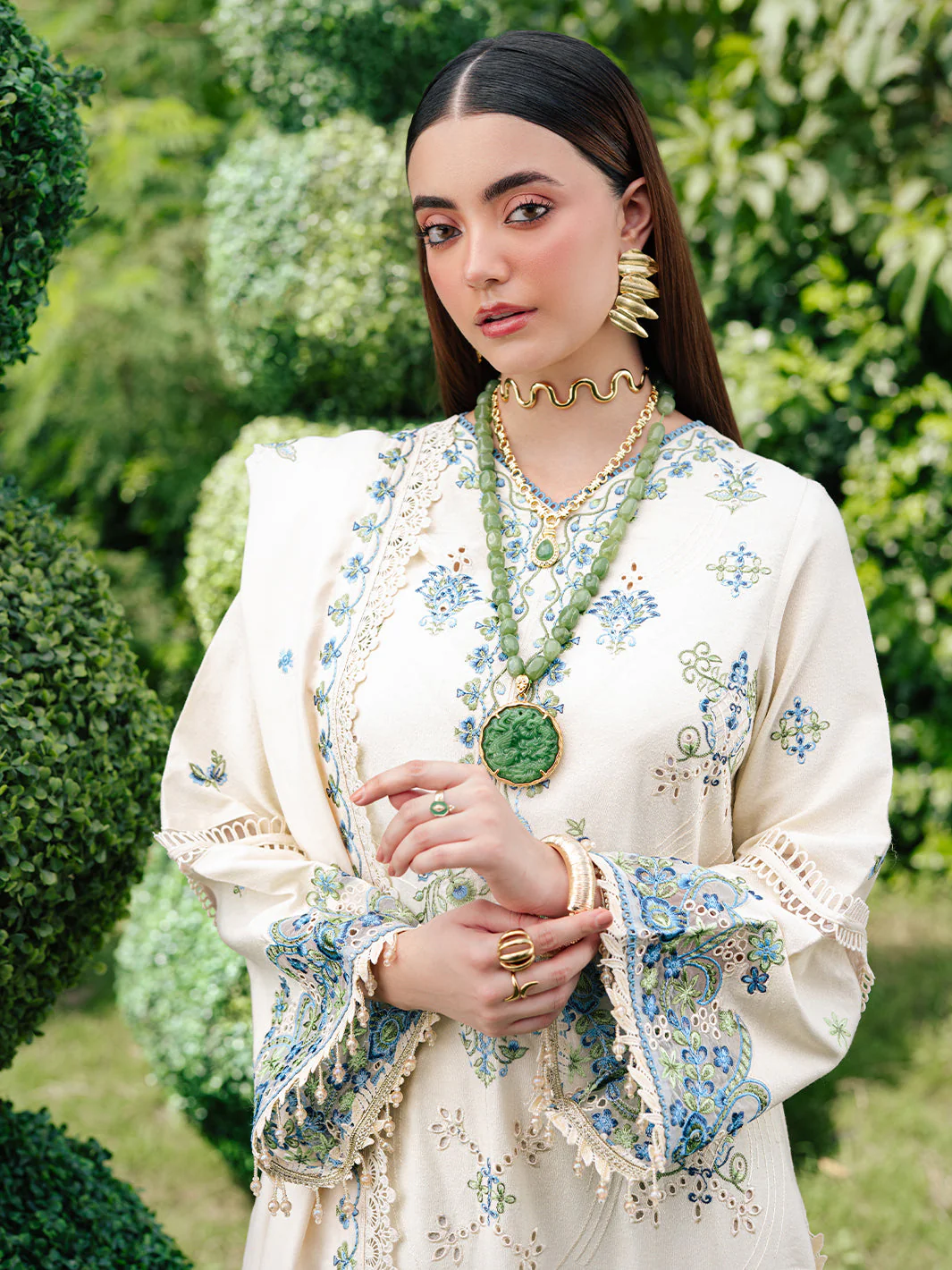 Mahnur  SG-001 | 3 PC Karandi Winter Collection 2025 - Image 2