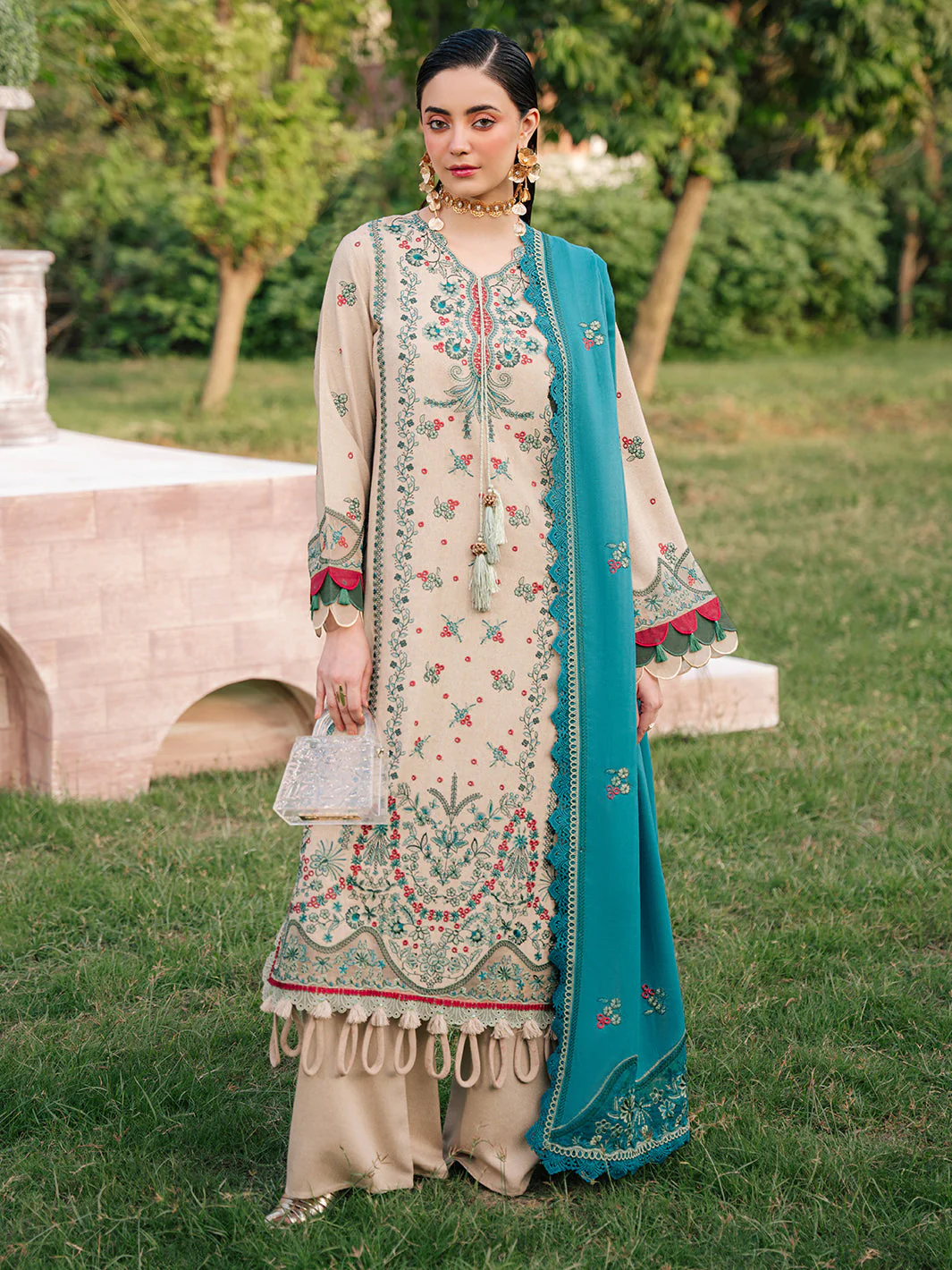 Mahnur SG-008 | 3 PC Karandi Winter Collection 2025