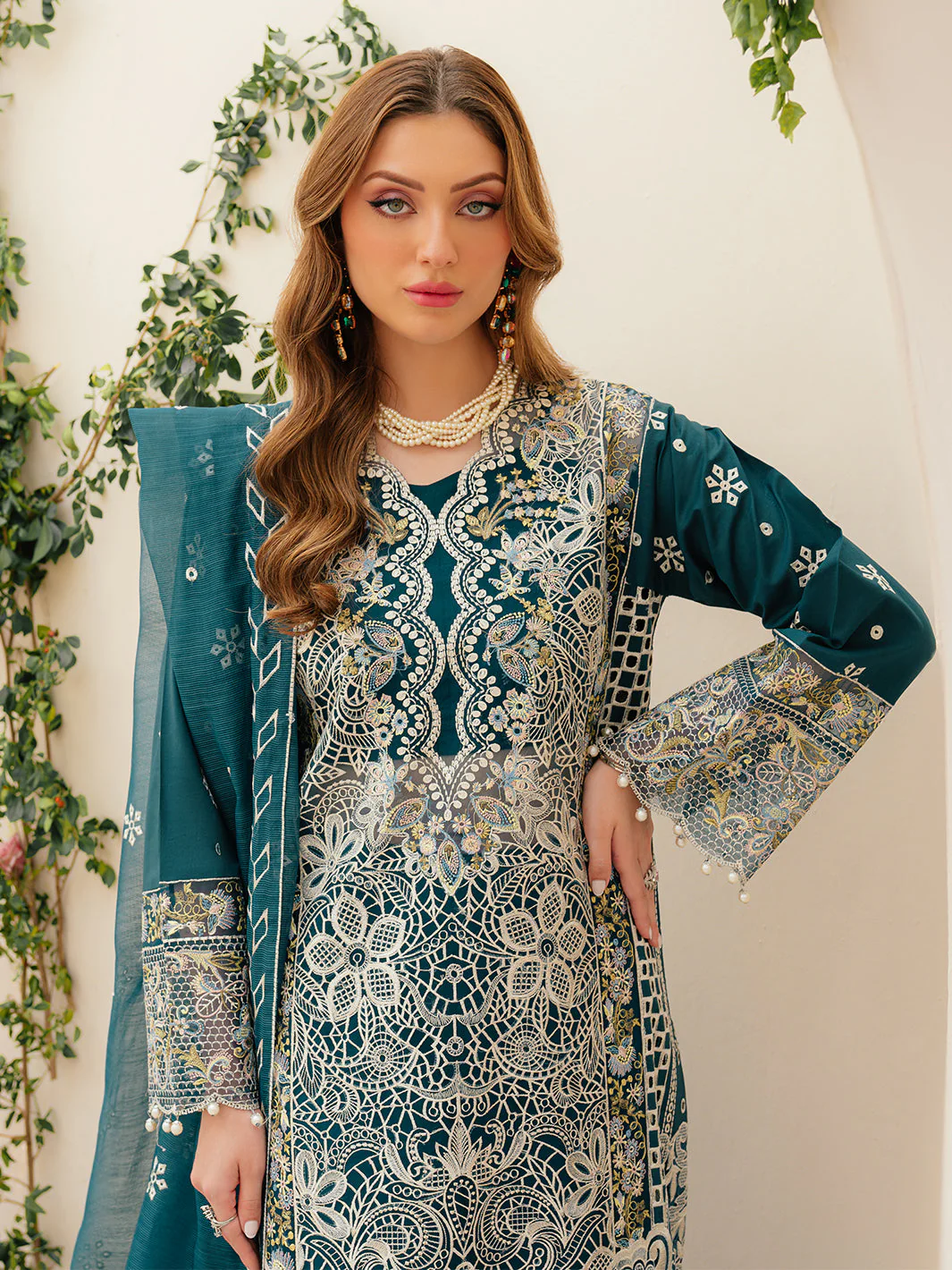 Mahnur Tuscany Allenura Luxury Lawn 2024 - Image 2