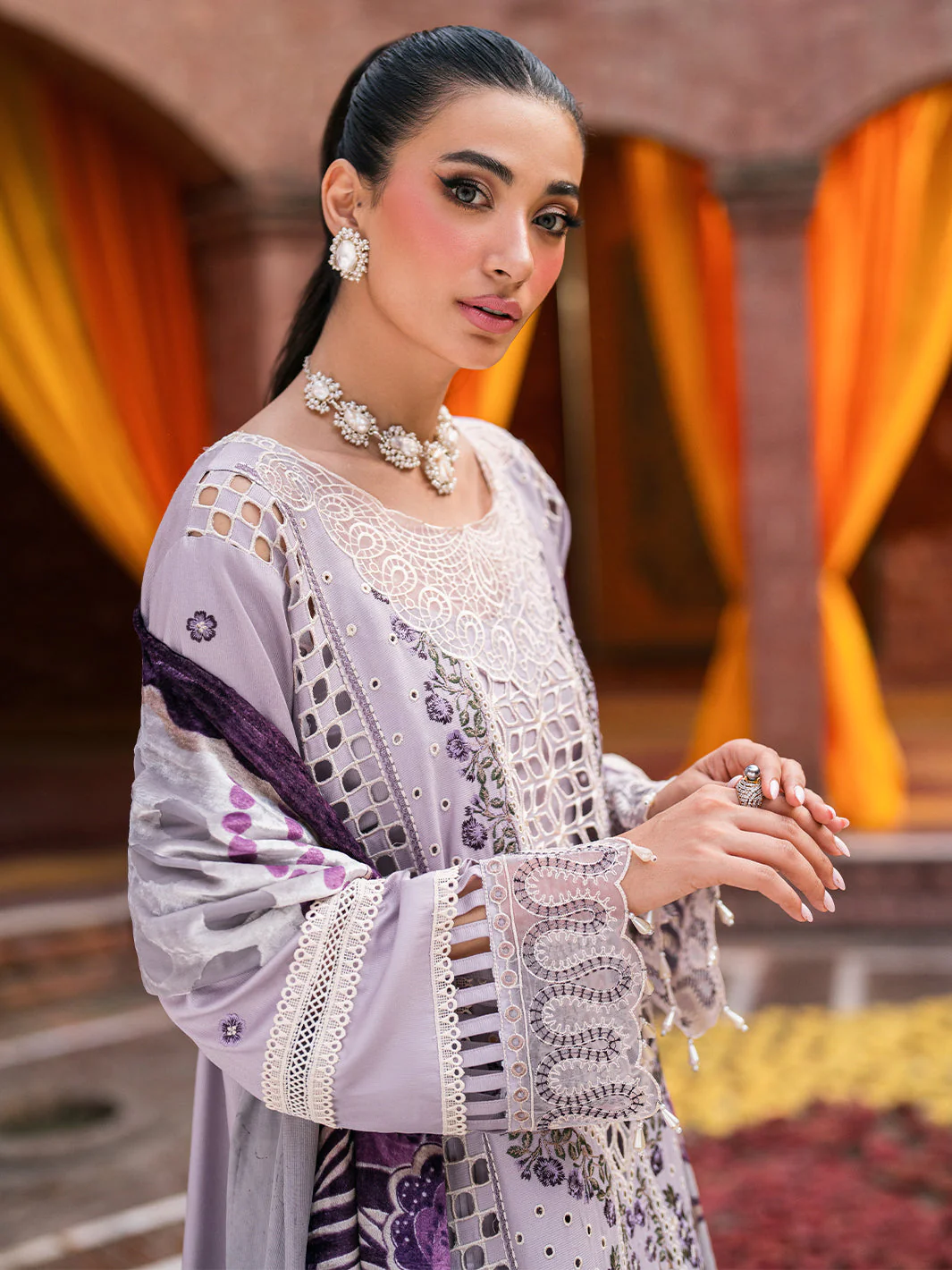 Mahnur Vana Nazakat Luxury Winter 2024 - Image 2
