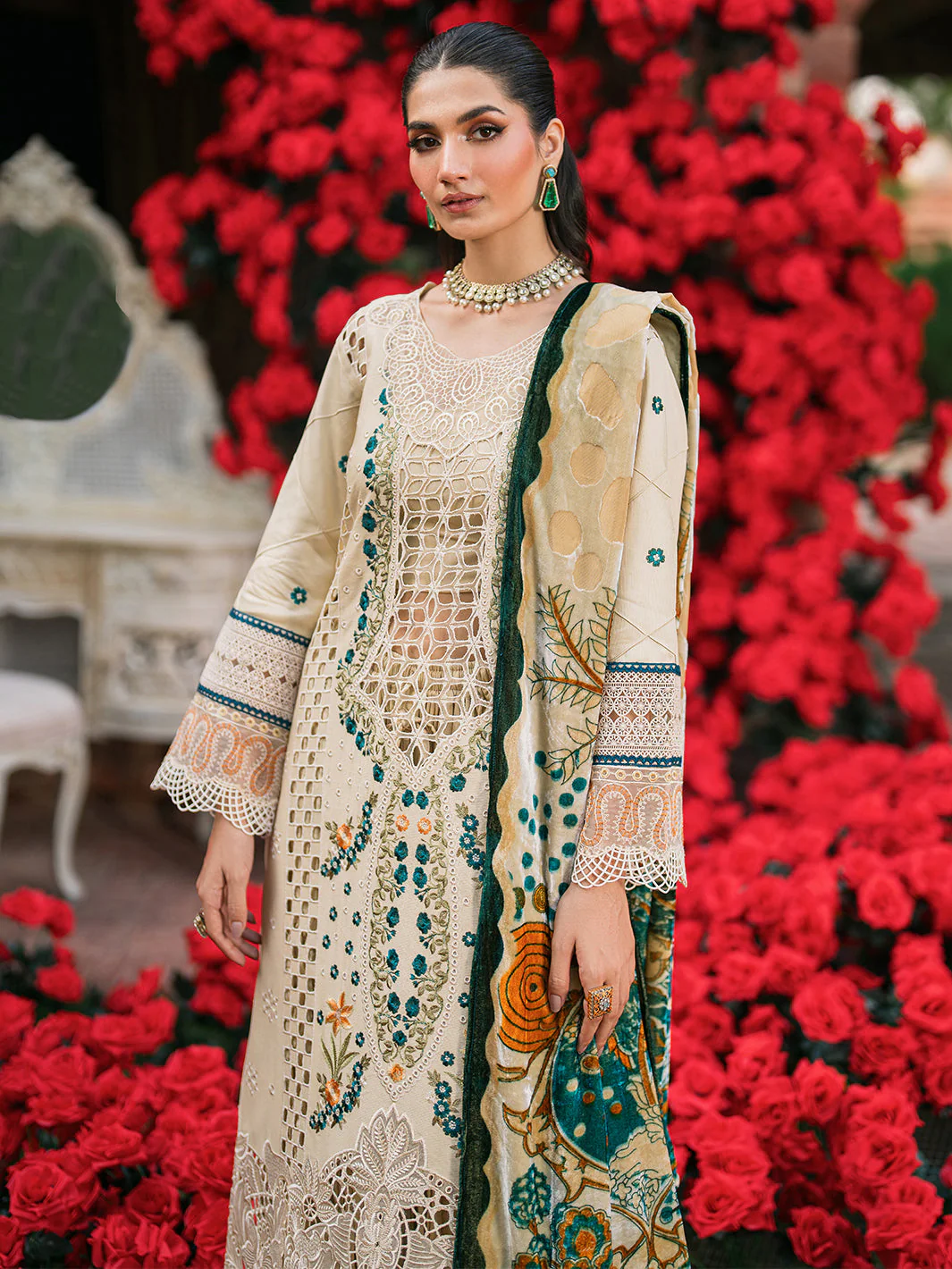 Mahnur Zeya Nazakat Luxury Winter 2024 - Image 2