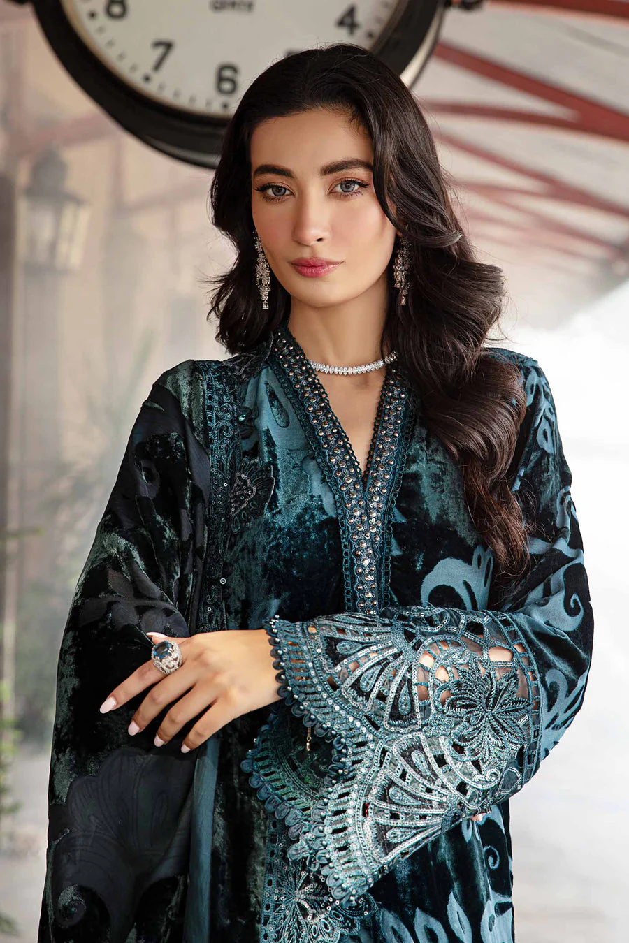 Maria B DL-1203 Winter Luxe 2024 - Image 2