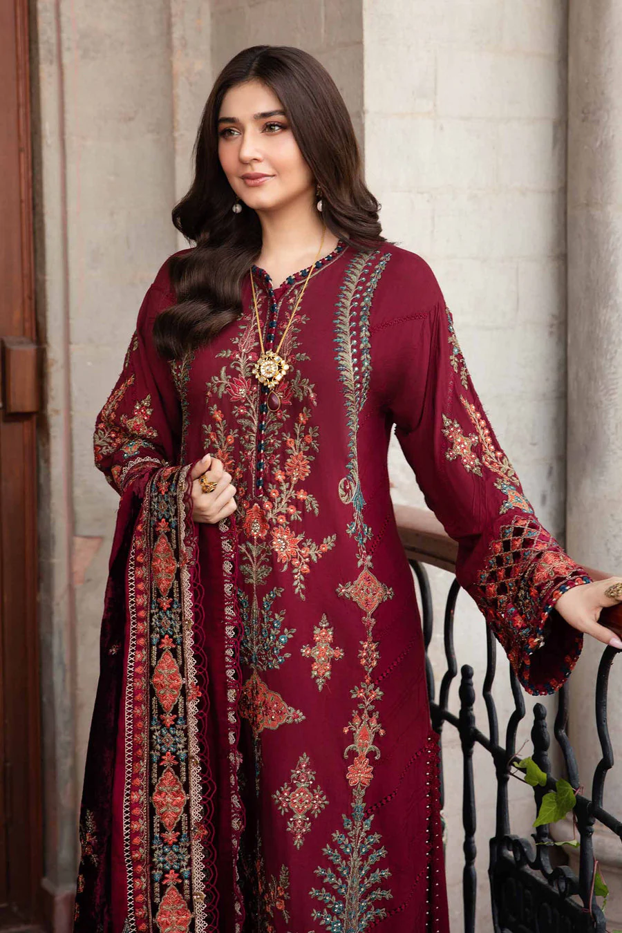 Maria B DL-1210 Winter Luxe 2024 - Image 2