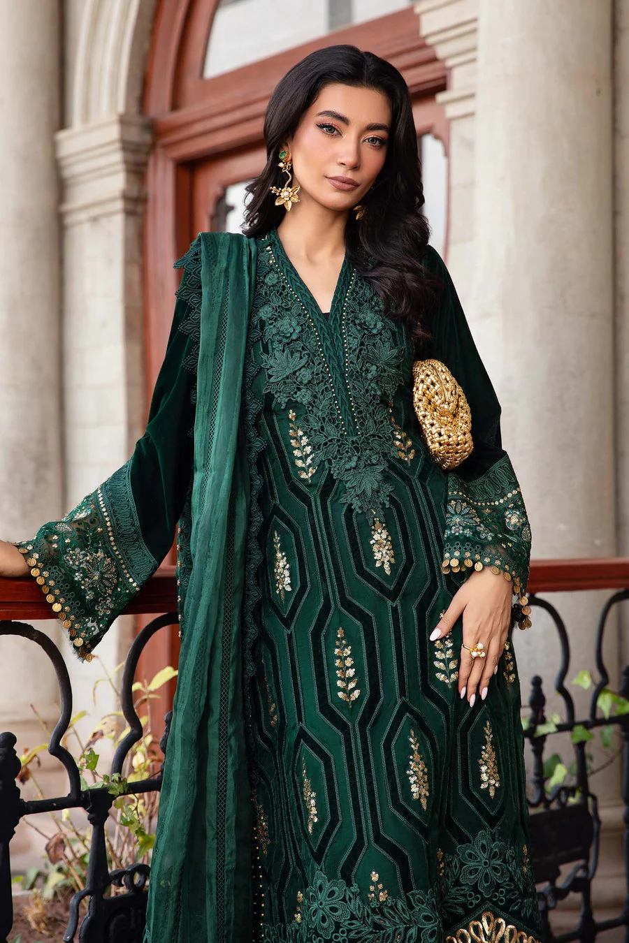 Maria B DL-1212 Winter Luxe 2024 - Image 2