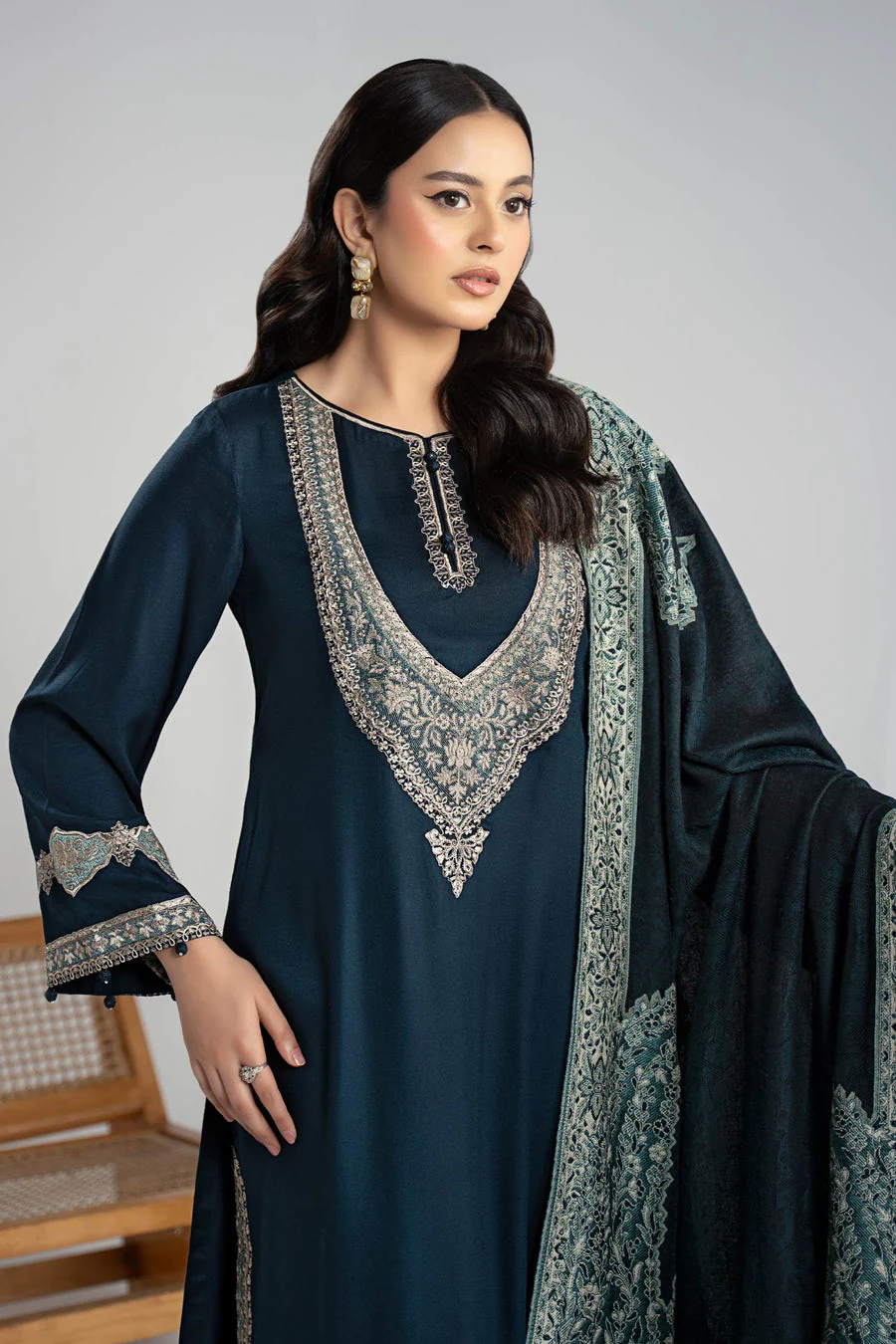 Maria B DW402R1-ESM-BLU Winter Luxury Pret 2025 - Image 2