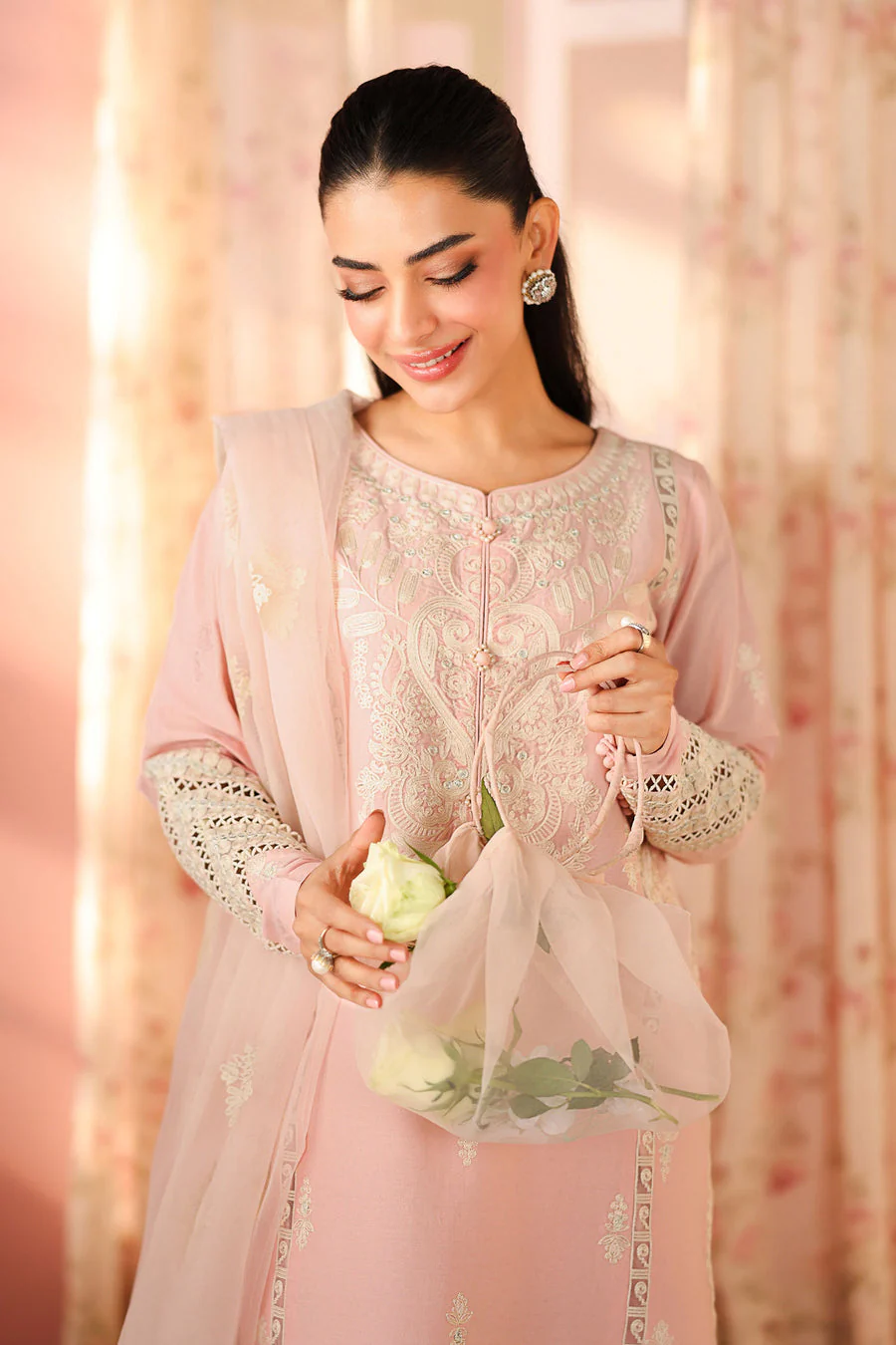 Maria B DWP2534-ESM-PNK Winter Luxury Pret 2025 - Image 2
