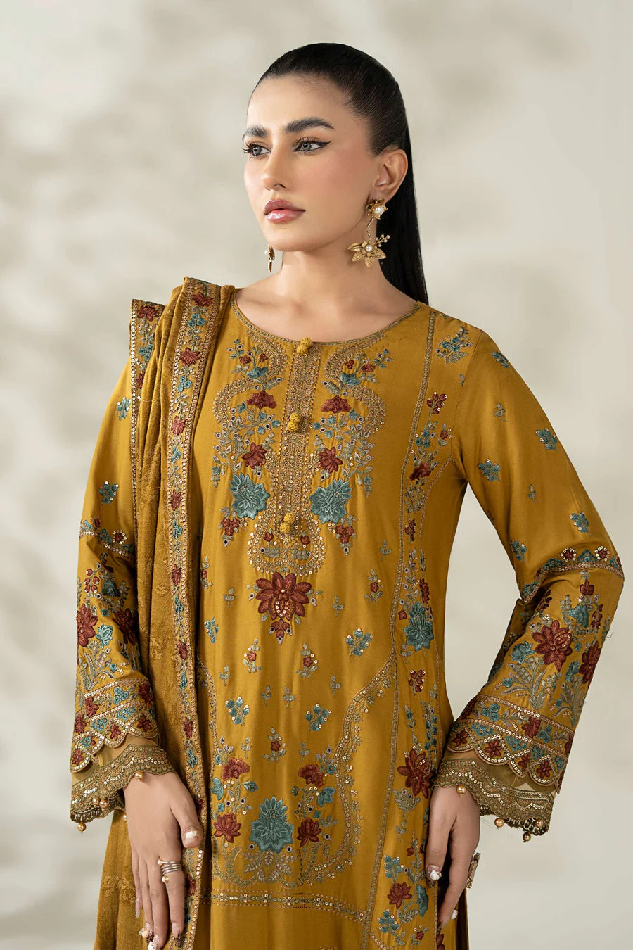 Maria B DWW2502-ESM-MTD Winter Luxury Pret 2025 - Image 2
