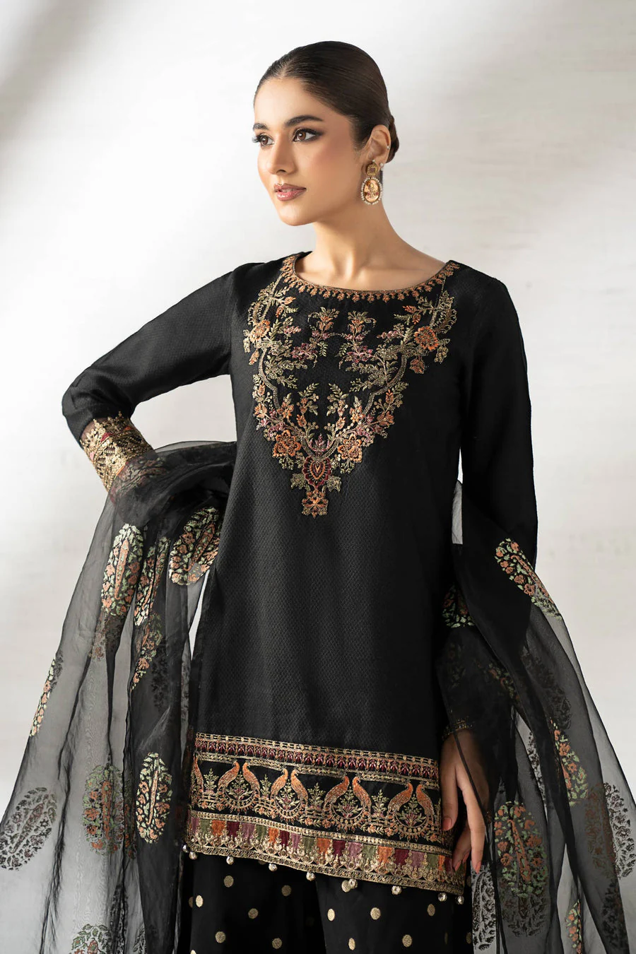 Maria B DWW2507-ESM-BLK Winter Luxury Pret 2025 - Image 2
