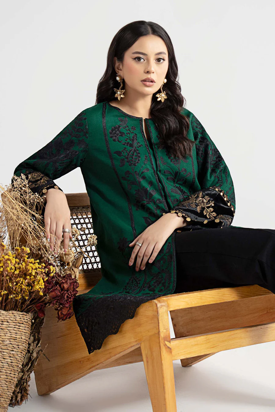 Maria B DWW2518-ESM-GRN Winter Luxury Pret 2025 - Image 2