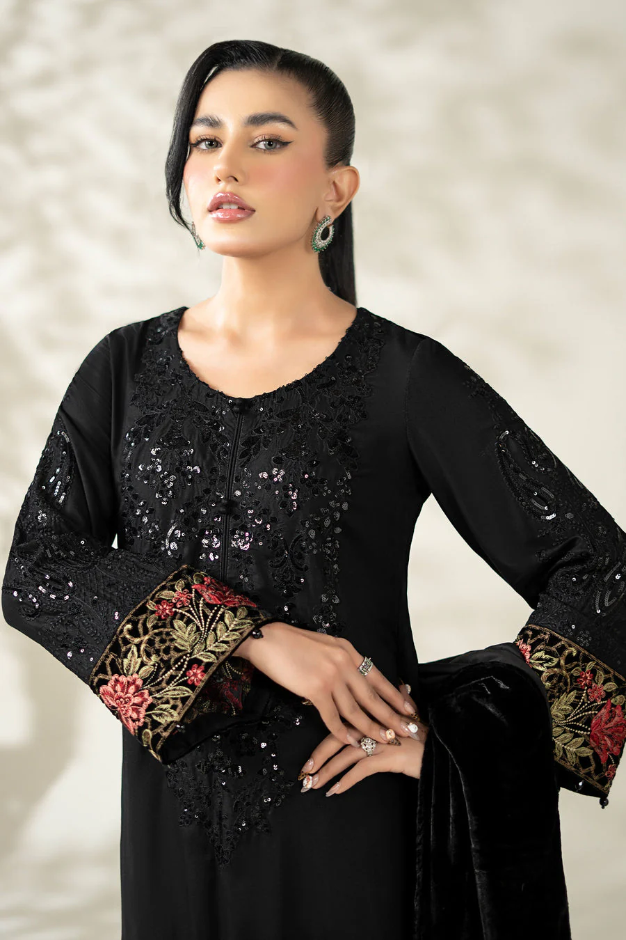Maria B DWW2520-ESM-BLK Winter Luxury Pret 2025 - Image 2