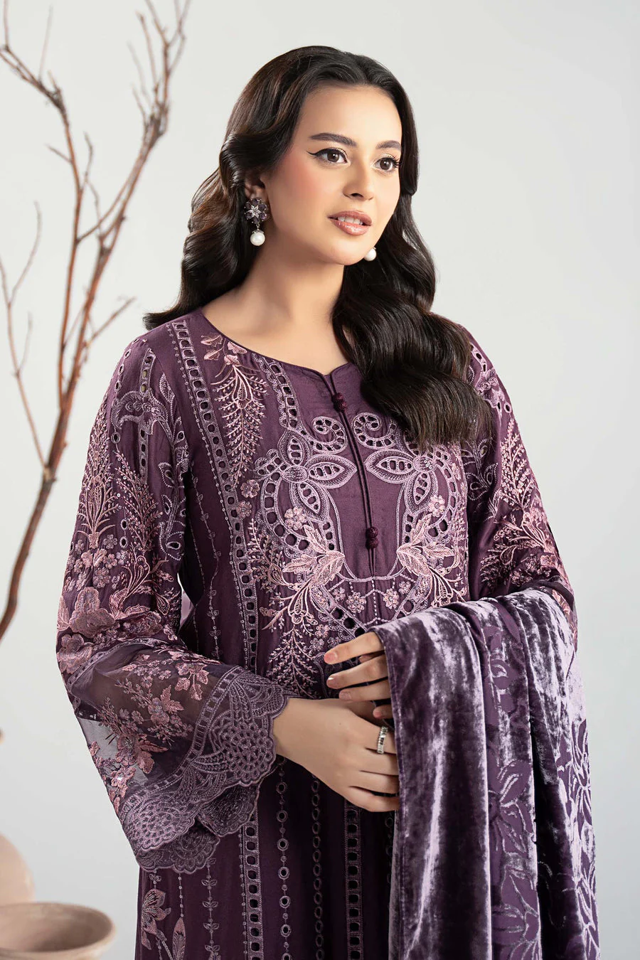Maria B DWW2524-ESM-PRP Winter Luxury Pret 2025 - Image 2