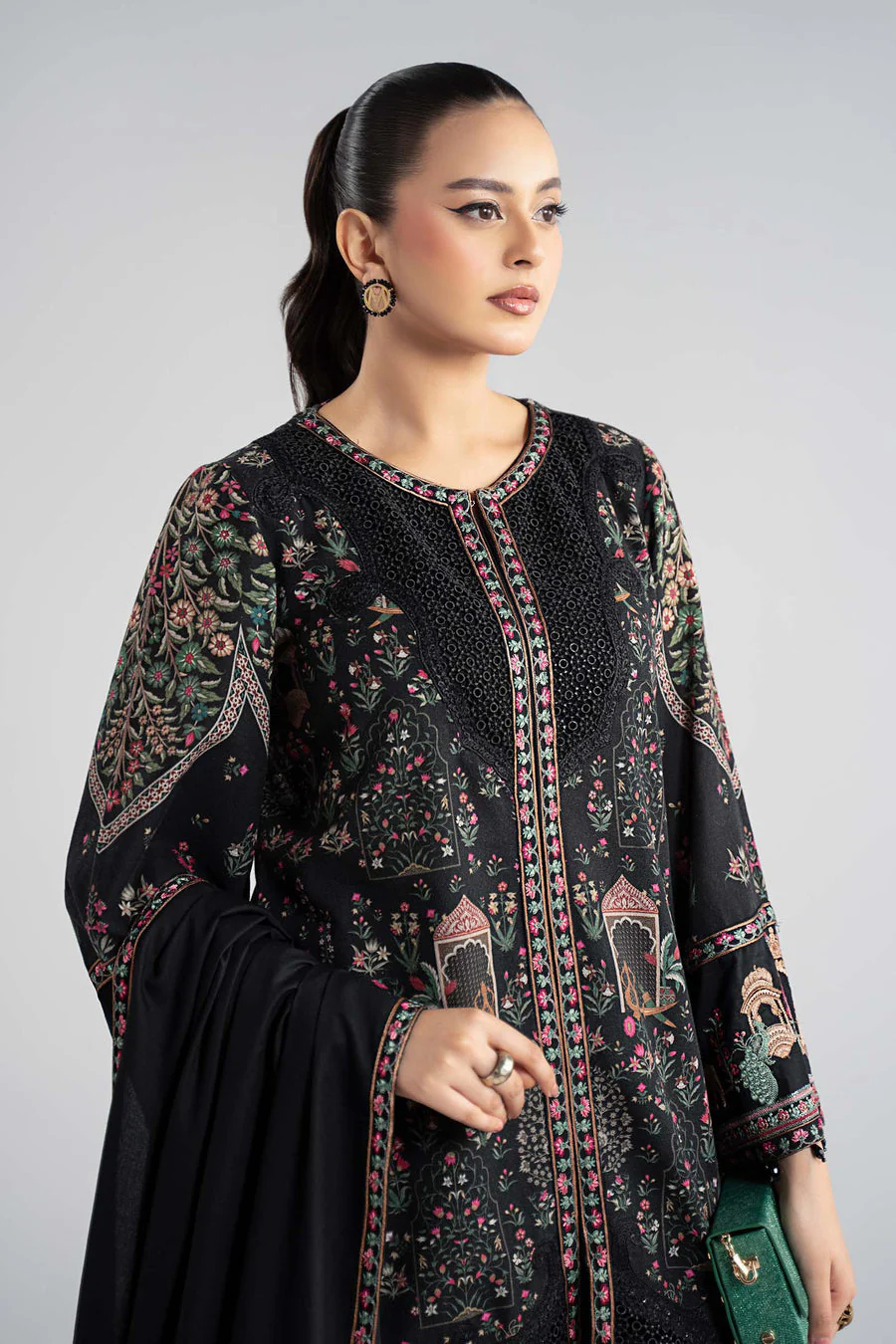 Maria B DWW2535-ESM-BLK Winter Luxury Pret 2025 - Image 2