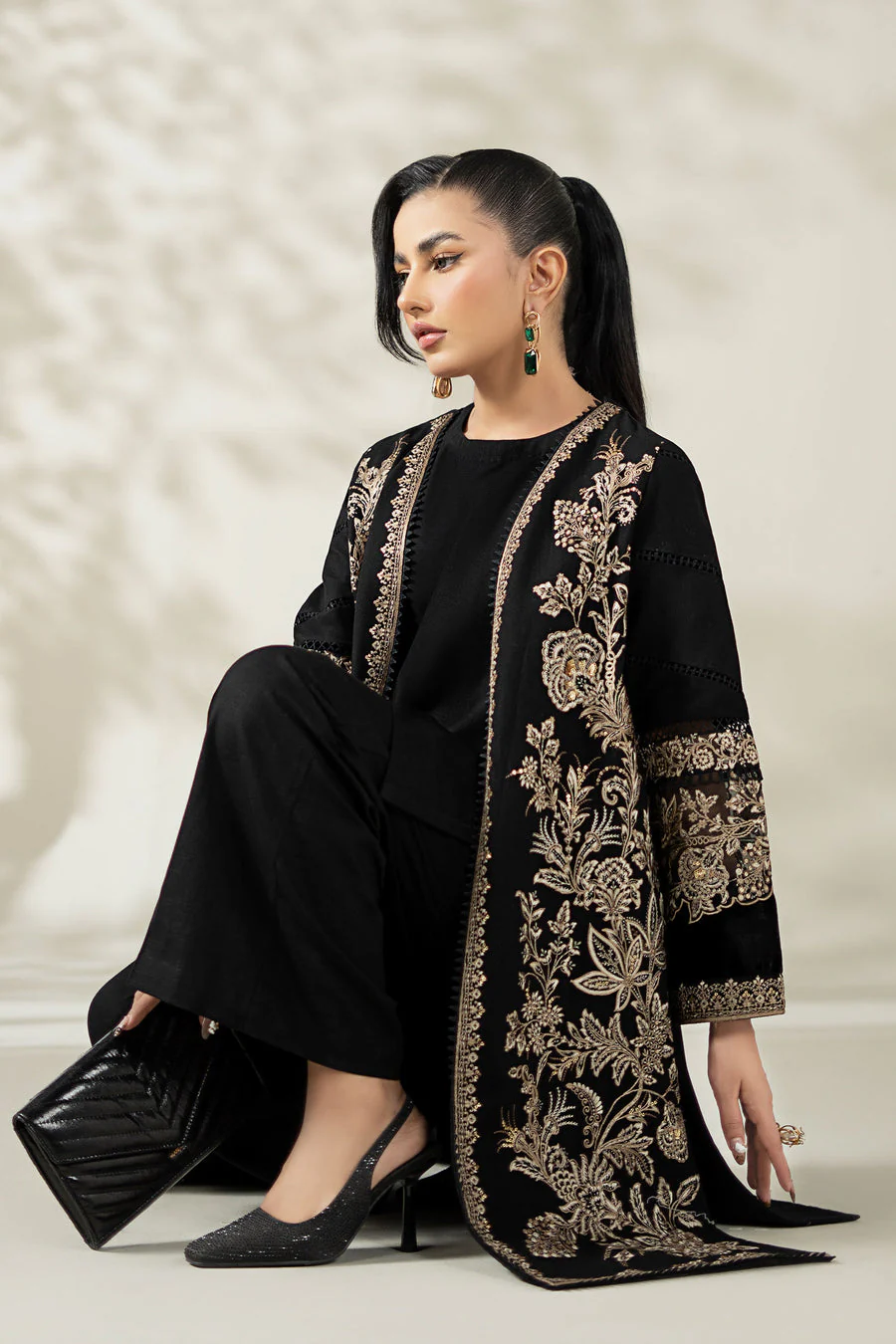 Maria B DWW2543-ESM-BLK Winter Luxury Pret 2025 - Image 2