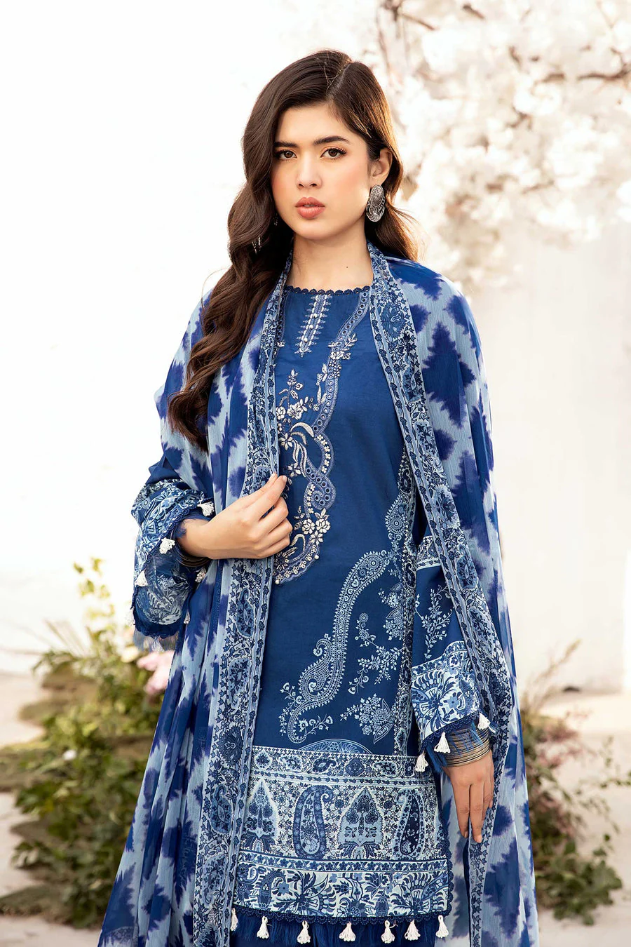 Maria B MB-CUS25-703B M Print Lawn 2025 - Image 2