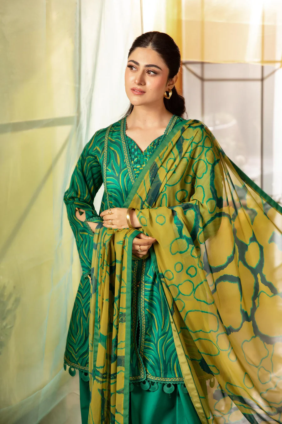 Maria B MB-CUS25-704A M Print Lawn 2025 - Image 2