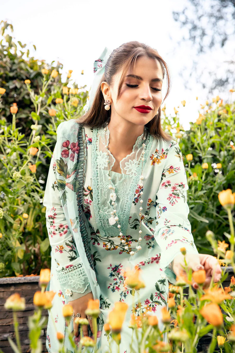 Maria B MB-CUS25-709B M Print Lawn 2025 - Image 2