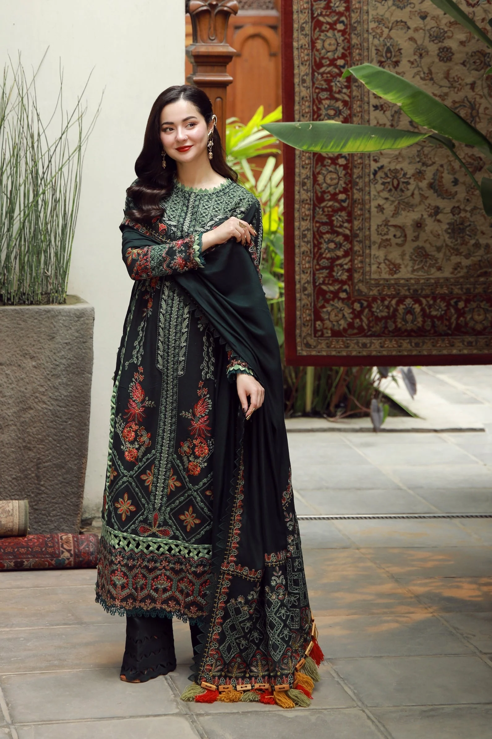 Maryam Hussain Almas Winter Shawl Collection 2025 - Image 2