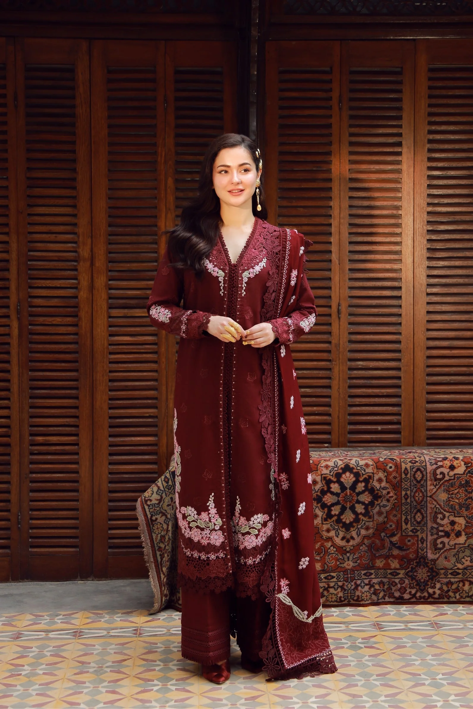 Maryam Hussain Taali Winter Shawl Collection 2025