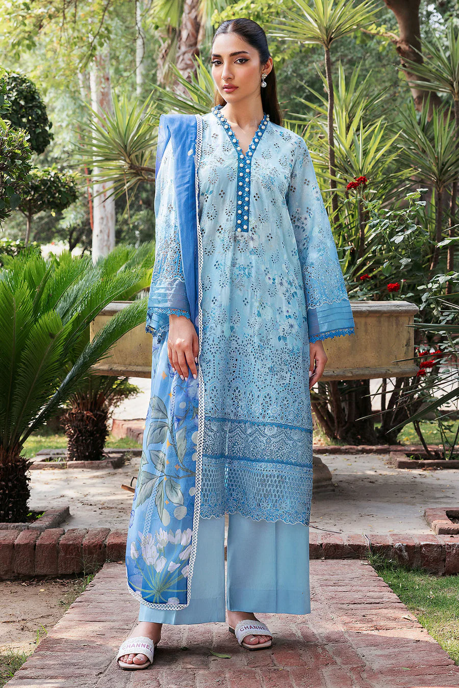 Motifz 5370-Mishti Amal Lawn Drop-2 2025