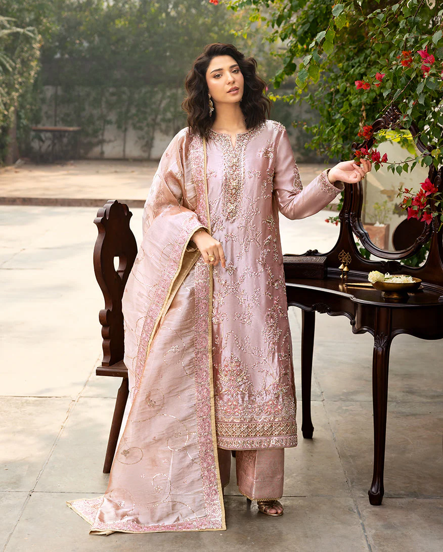 Mushq Marium Sunehri Formals 2026