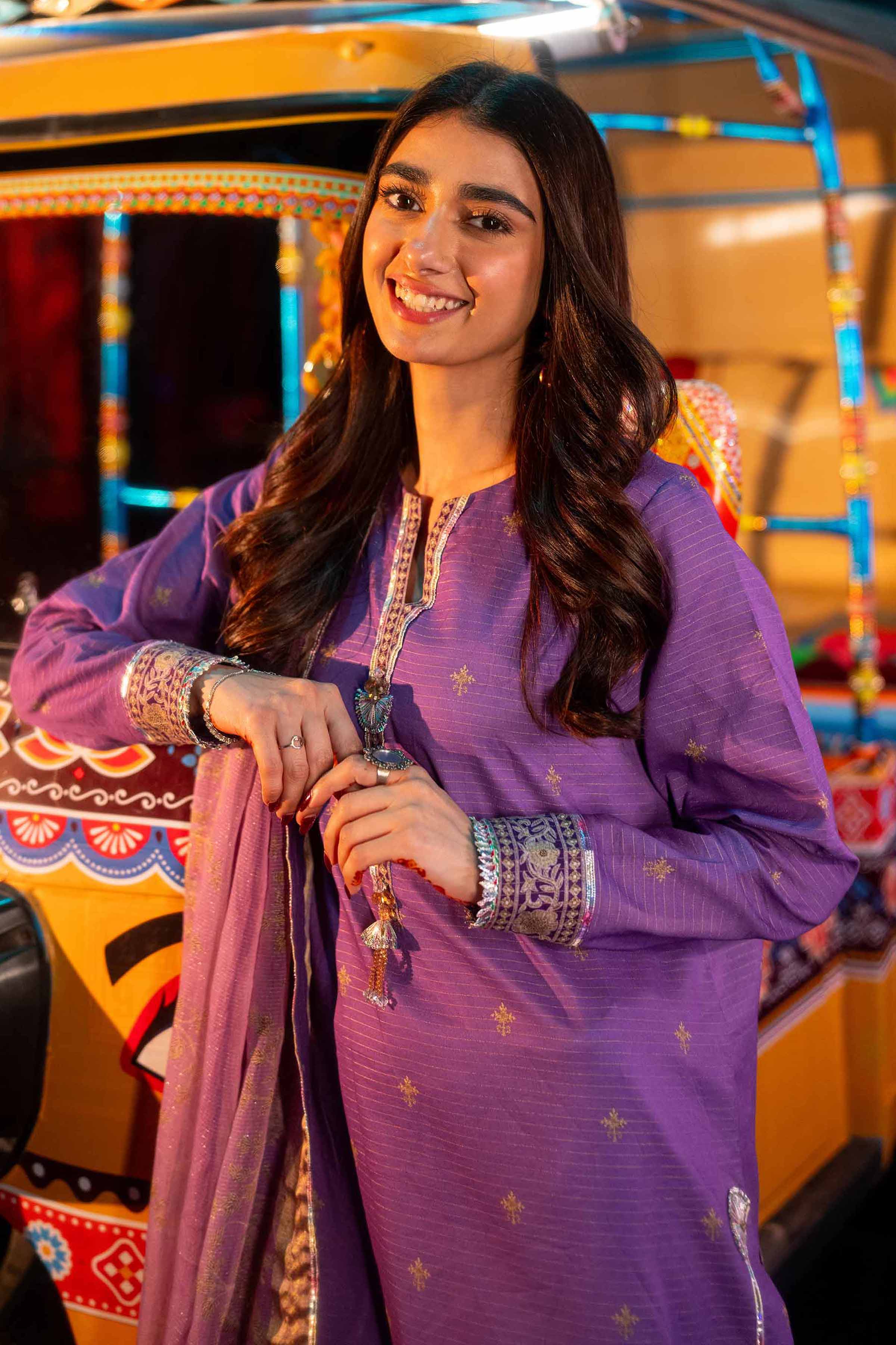 Nishat Linen 3 Piece - Printed With Gotta Laces Suit - 42501446 Digital Printed Lawn Eid Edition 2025 - Image 2