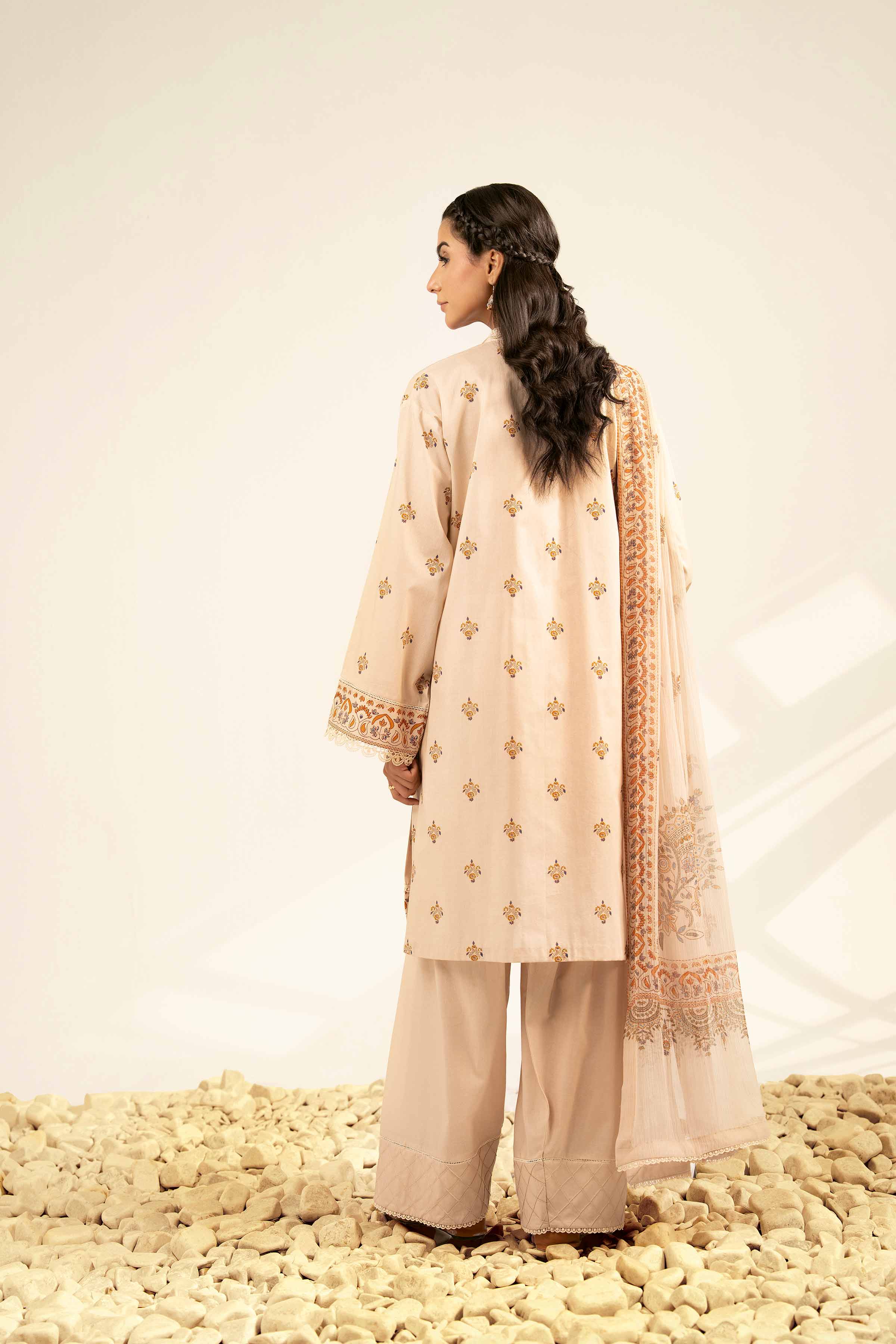Nishat Linen 42502234 Cross Season Edit 2025 - Image 2