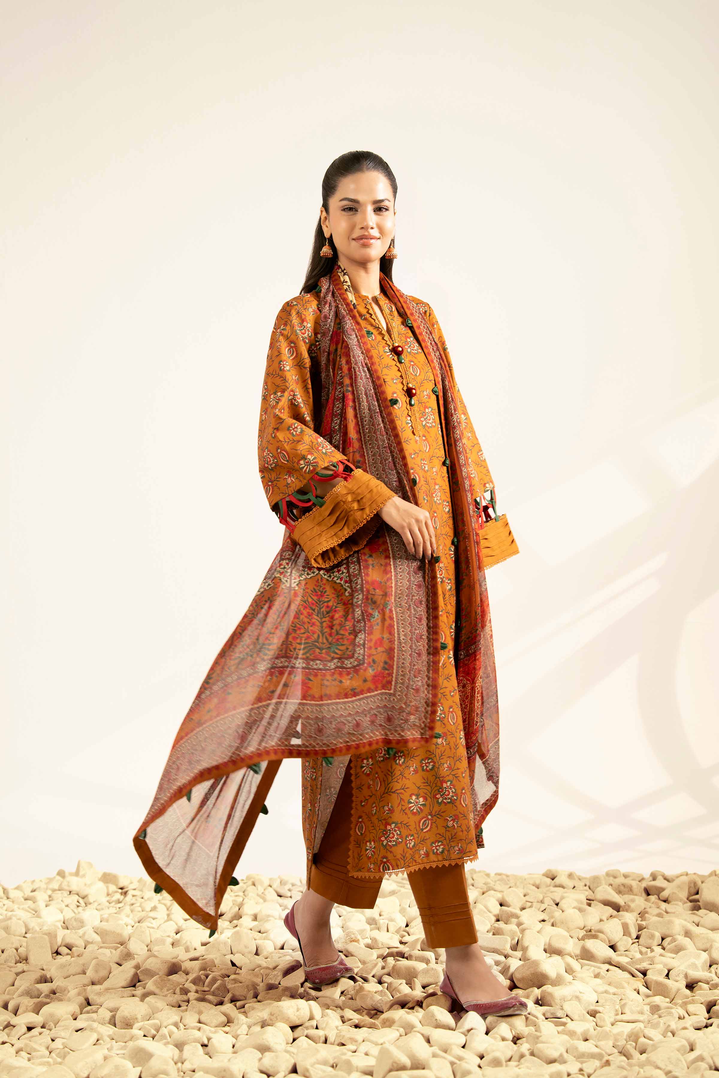 Nishat Linen 42502241 Cross Season Edit 2025 - Image 2