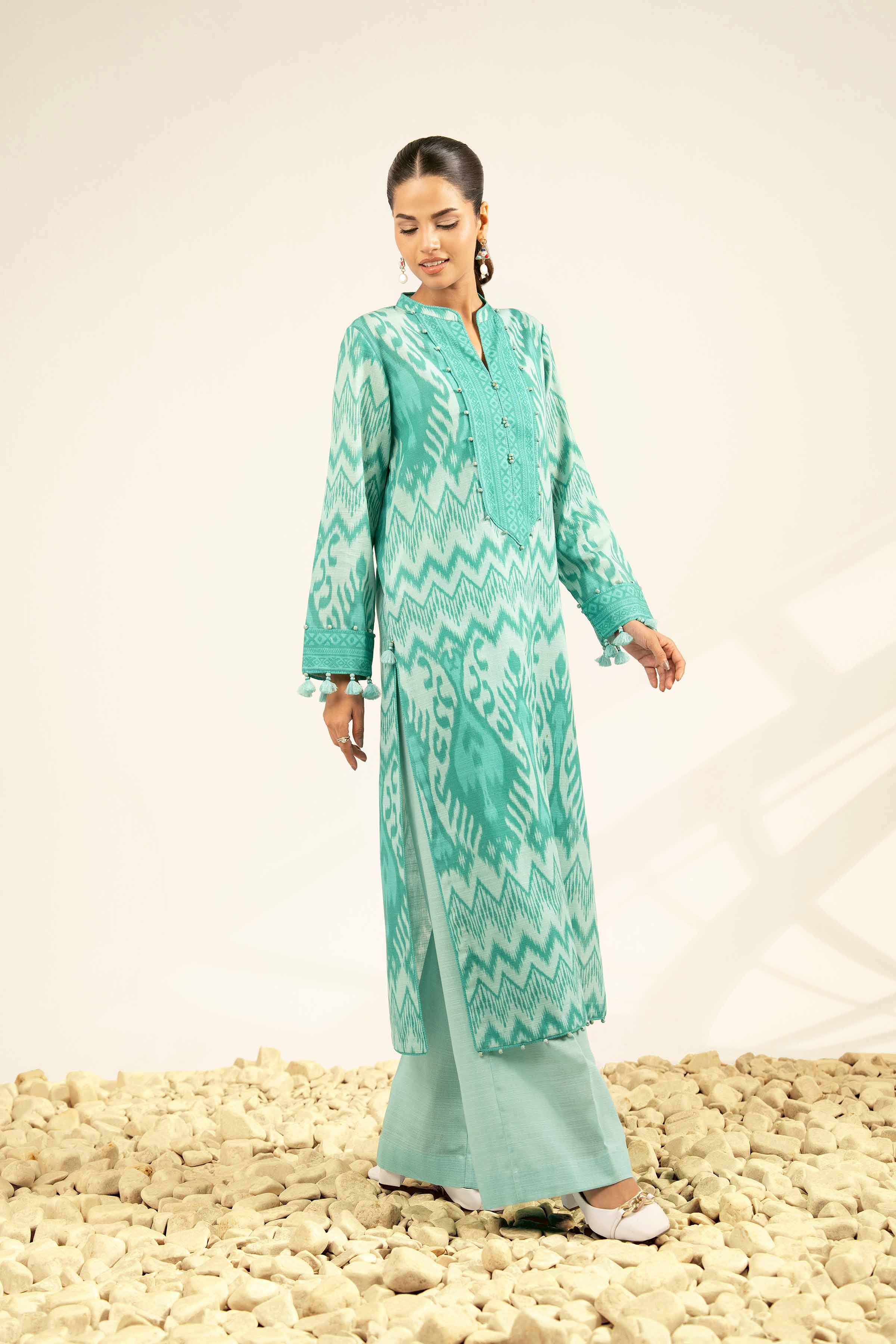 Nishat Linen 42502329 Cross Season Edit 2025 - Image 2