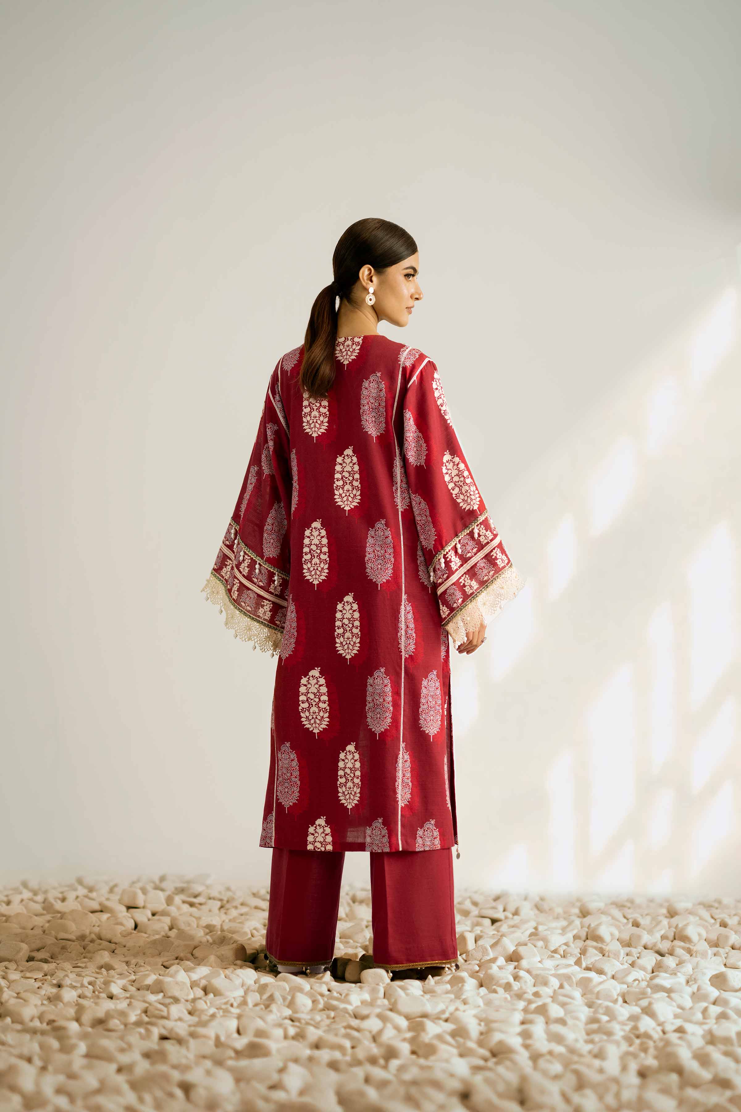 Nishat Linen 42502333 Cross Season Edit 2025 - Image 2