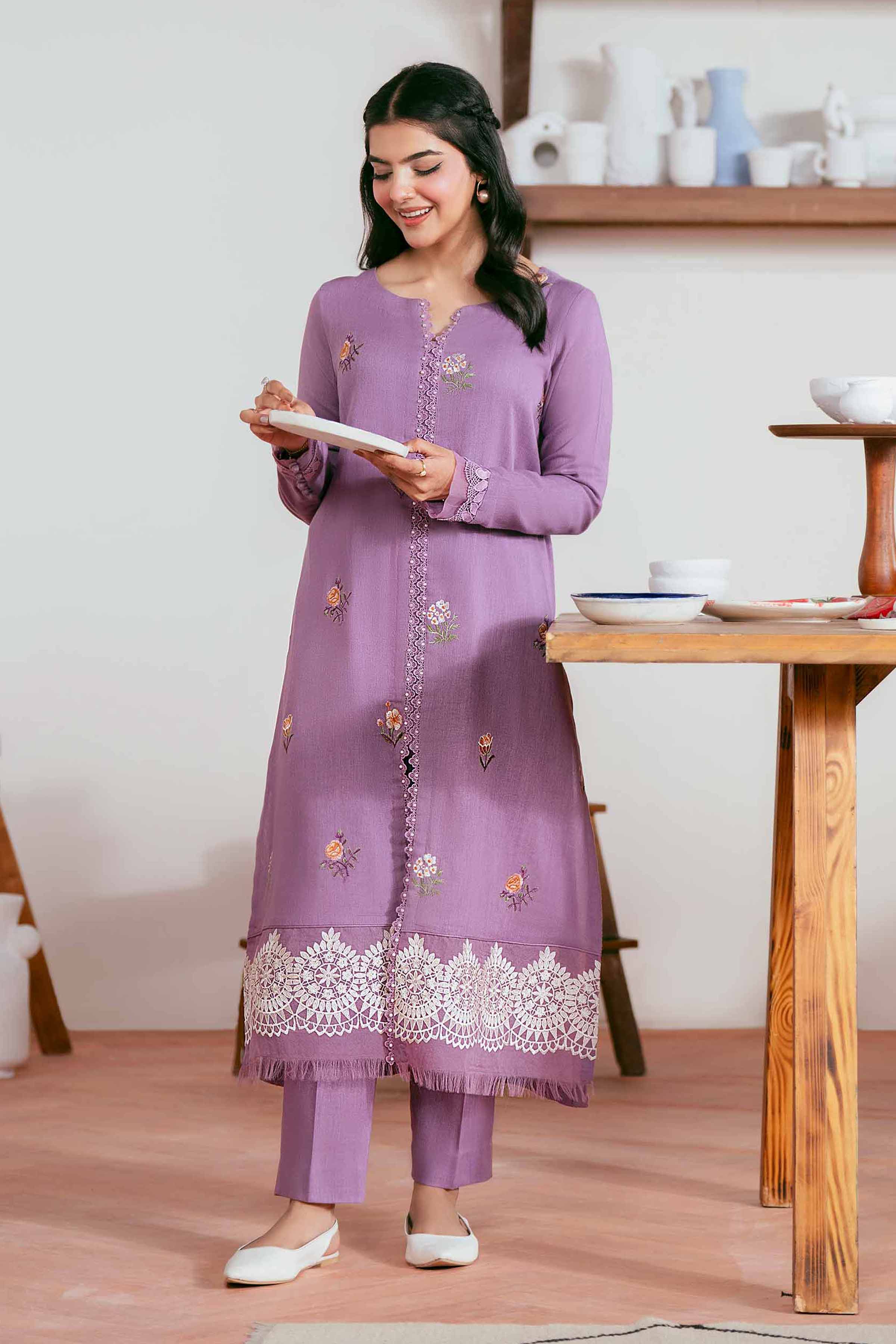 Nishat Linen 42502352 Cross Season Edit 2025