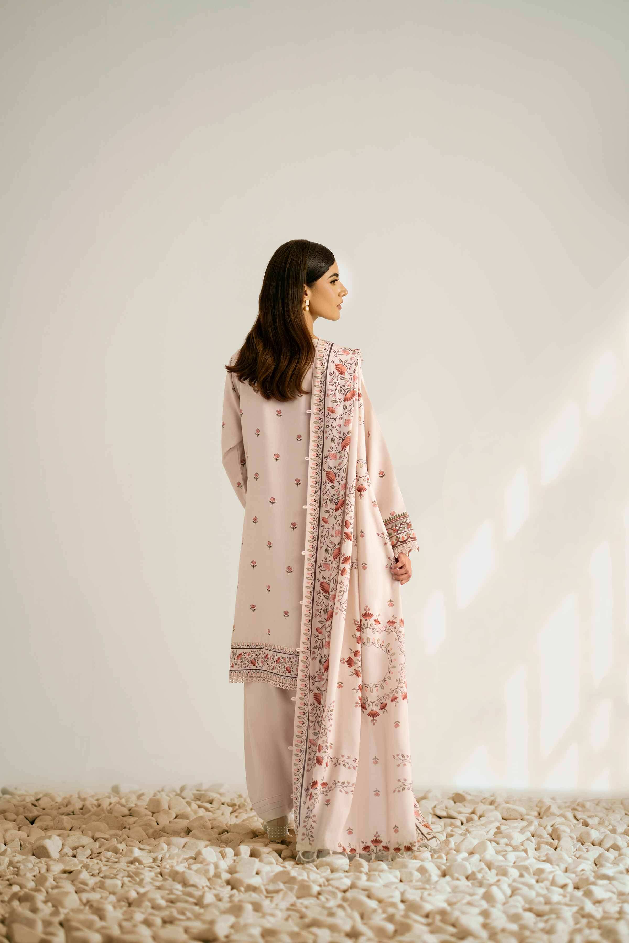 Nishat Linen 42502364 Cross Season Edit 2025 - Image 2