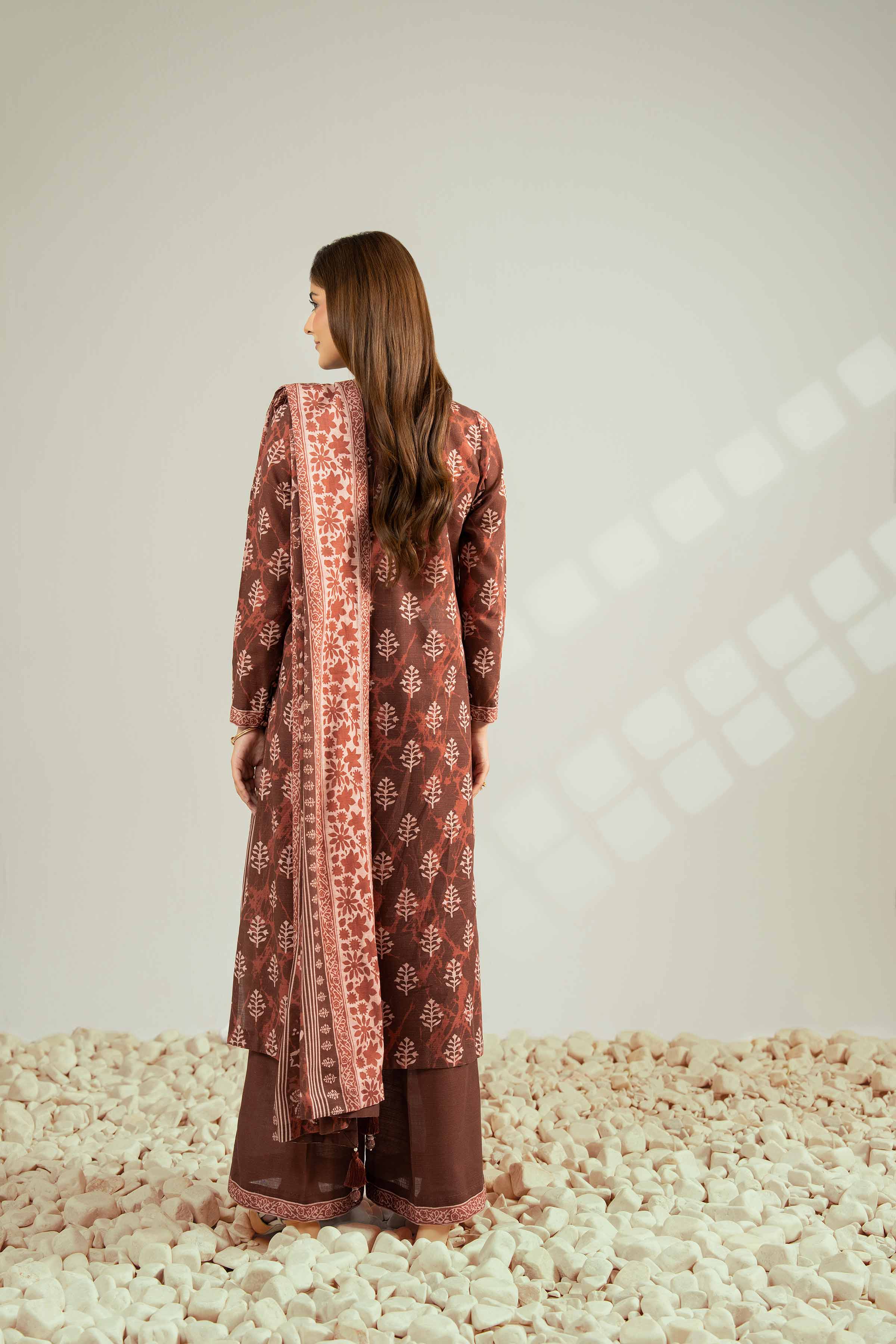 Nishat Linen 42502427 Cross Season Edit 2025 - Image 2