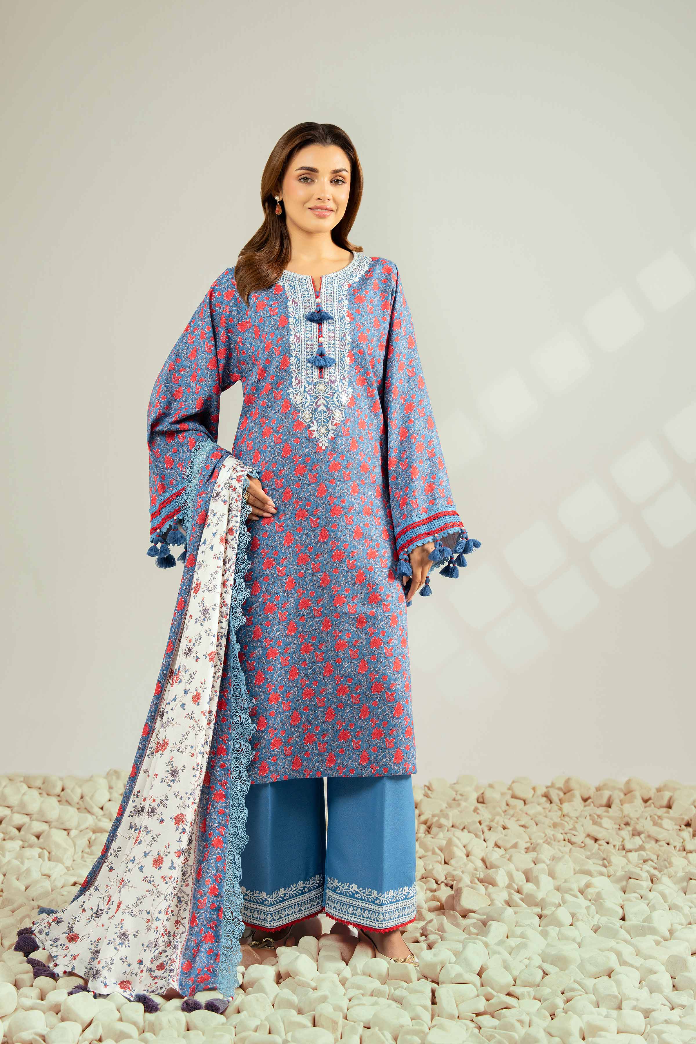 Nishat Linen 42502457 Cross Season Edit 2025 - Image 2
