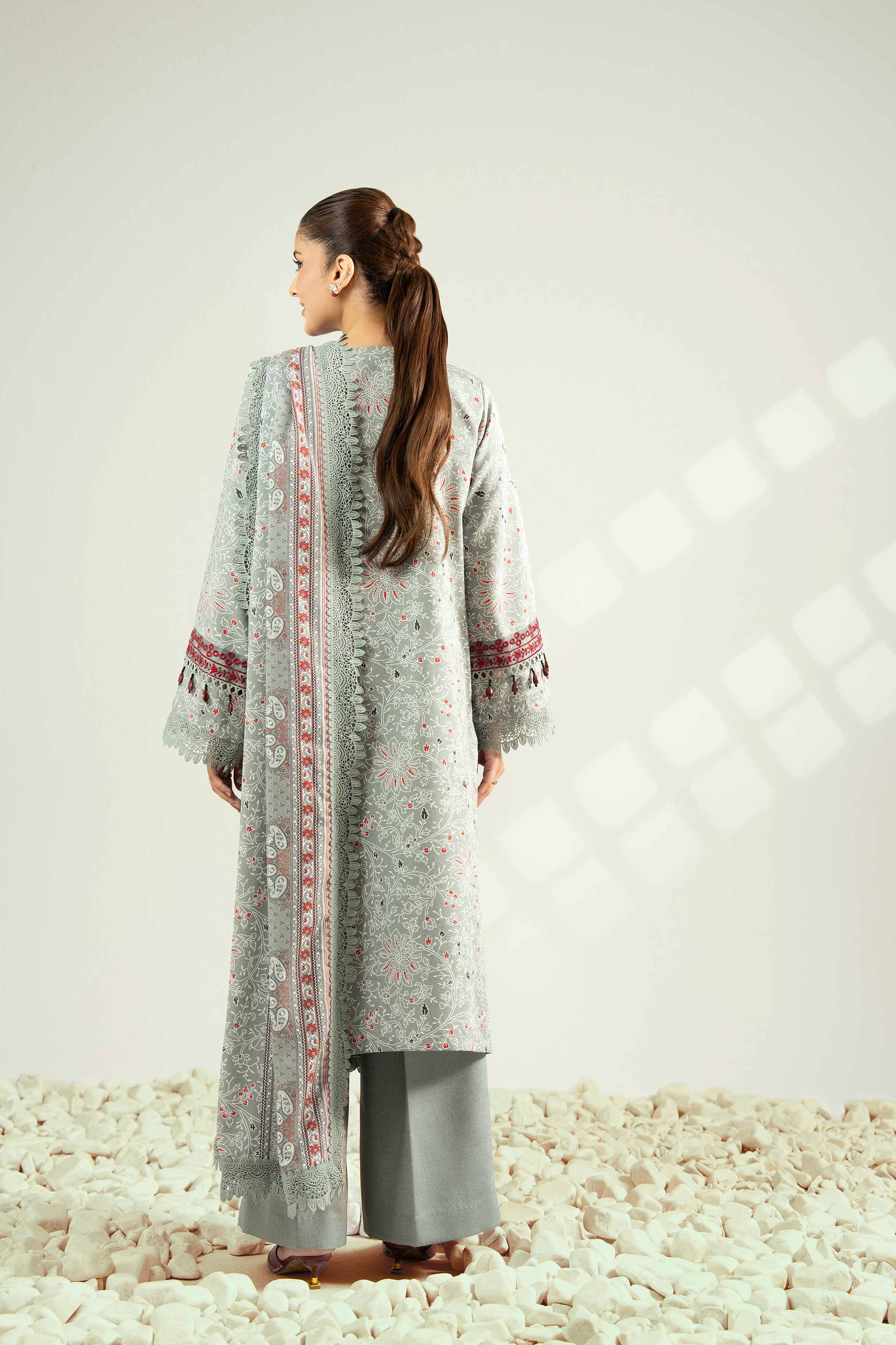 Nishat Linen 42502463 Cross Season Edit 2025 - Image 2