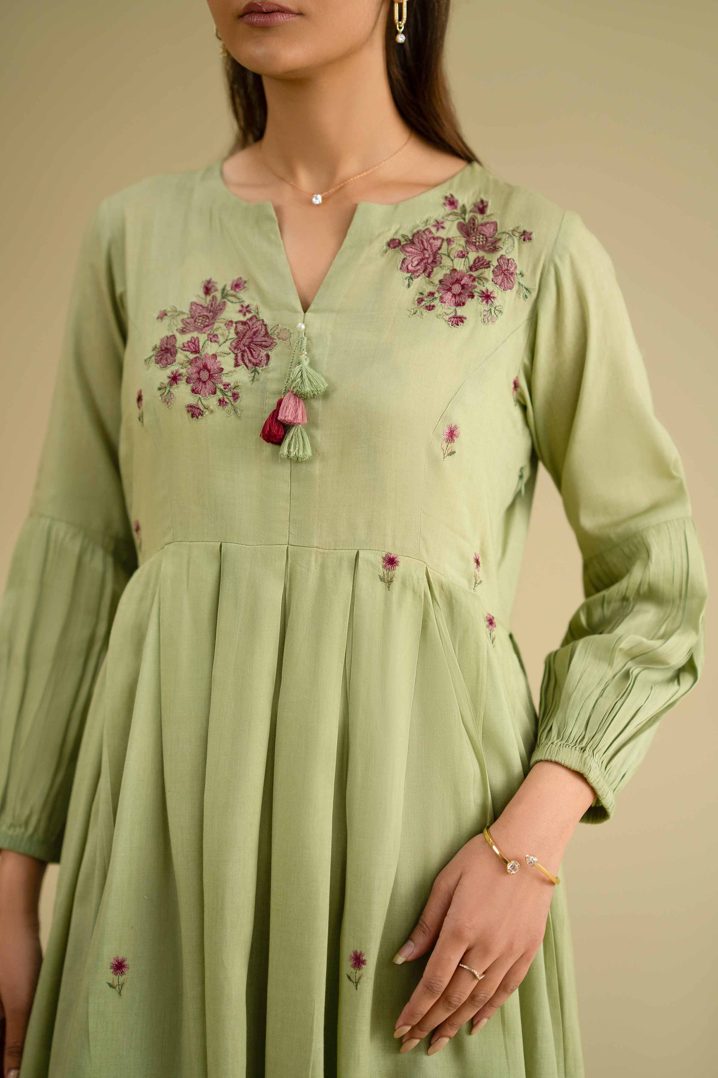 Nishat Linen KFE26-06 Eid Luxe Pret 2026 - Image 2