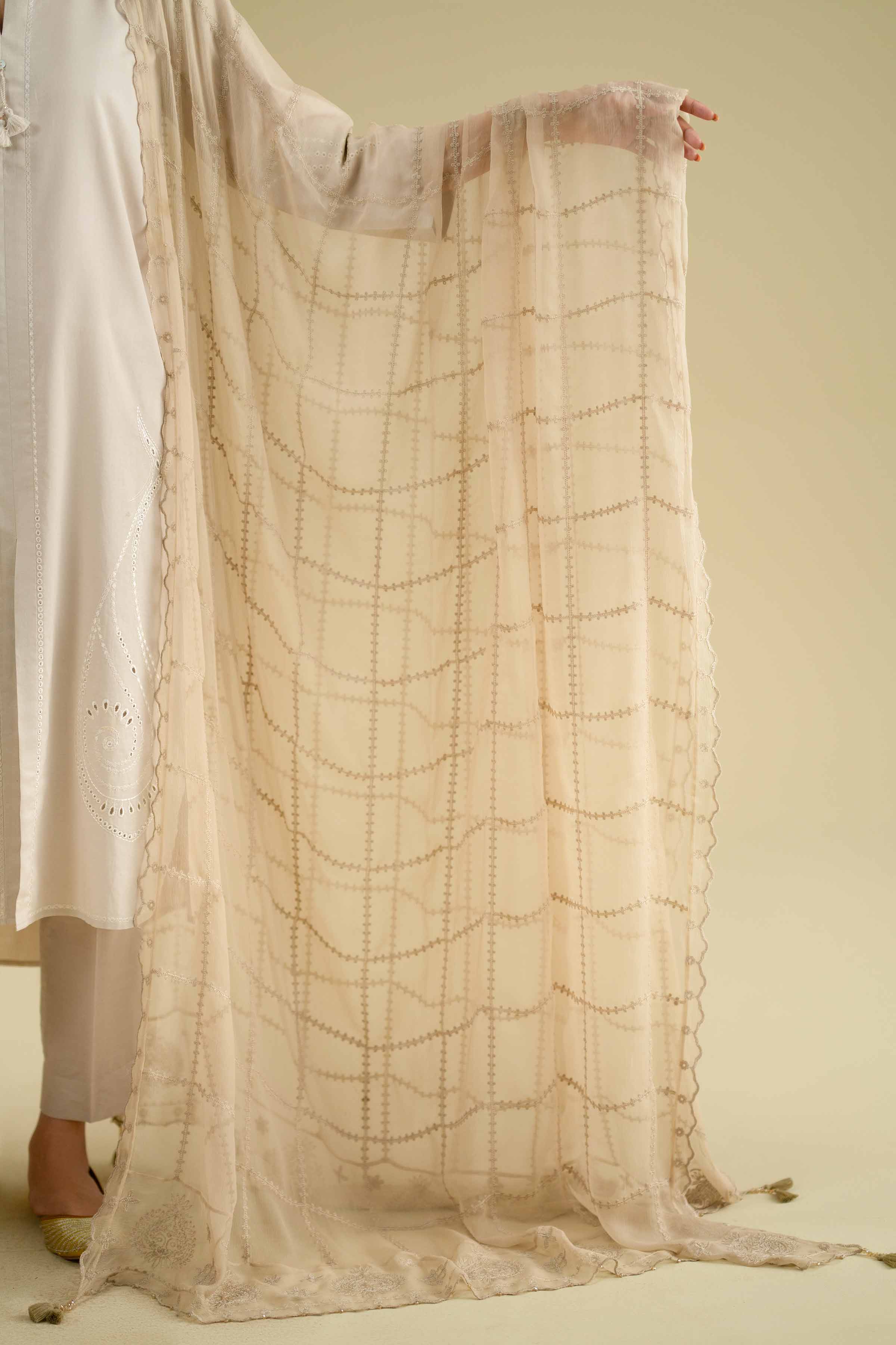 Nishat Linen KFE26-120 Eid Luxe Pret 2026 - Image 2
