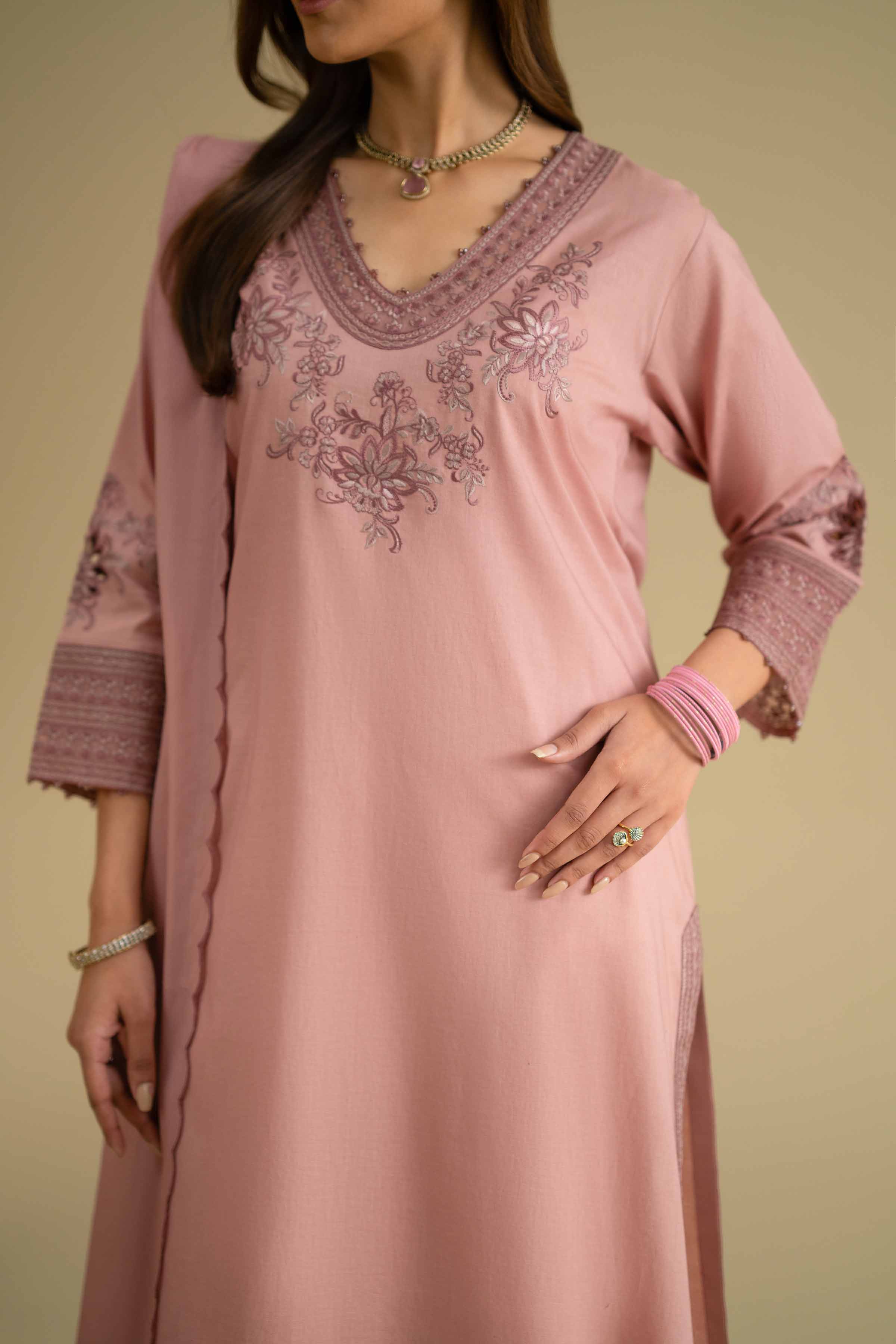 Nishat Linen KFE26-17 Eid Luxe Pret 2026 - Image 2