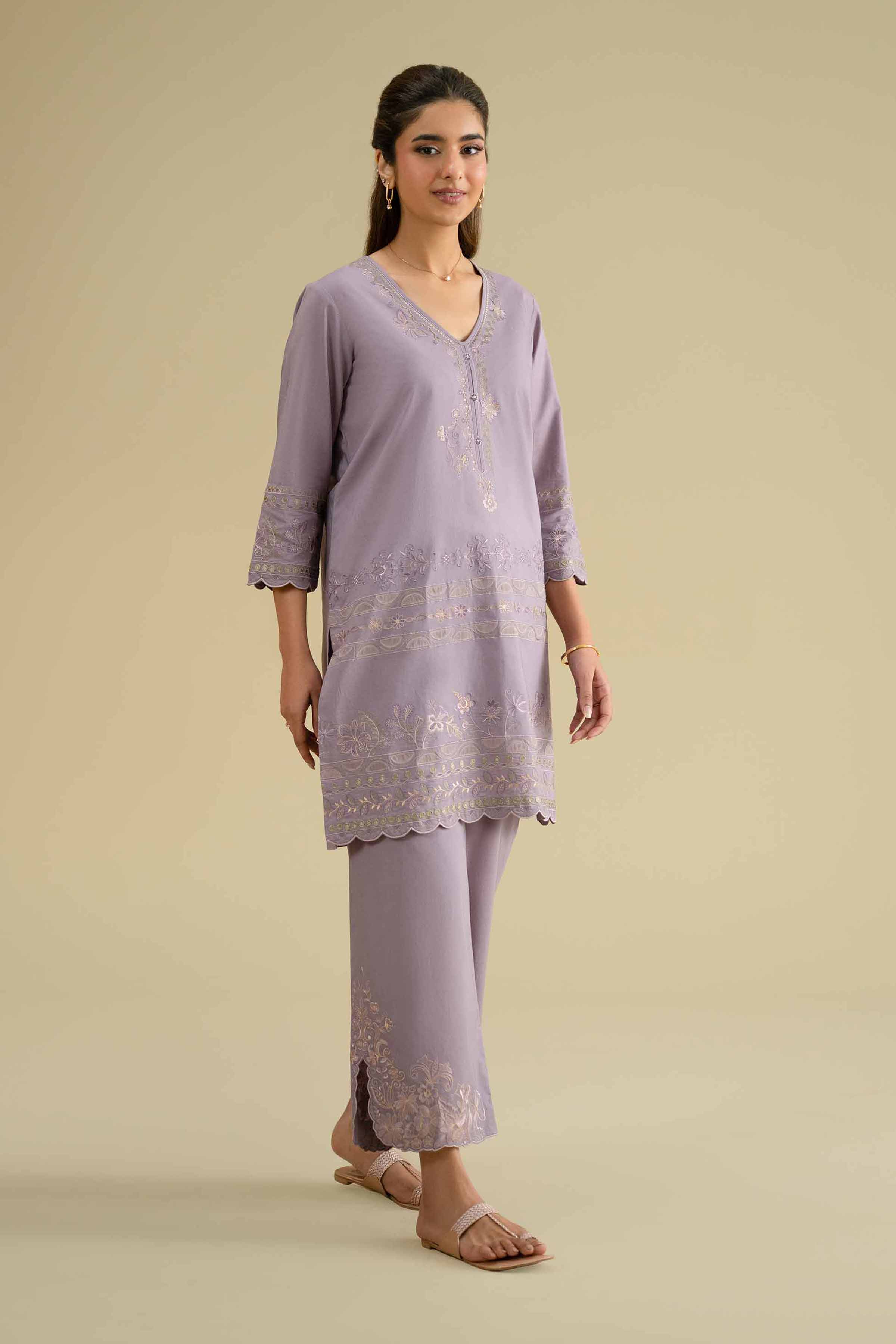 Nishat Linen KFE26-52 Eid Luxe Pret 2026 - Image 2