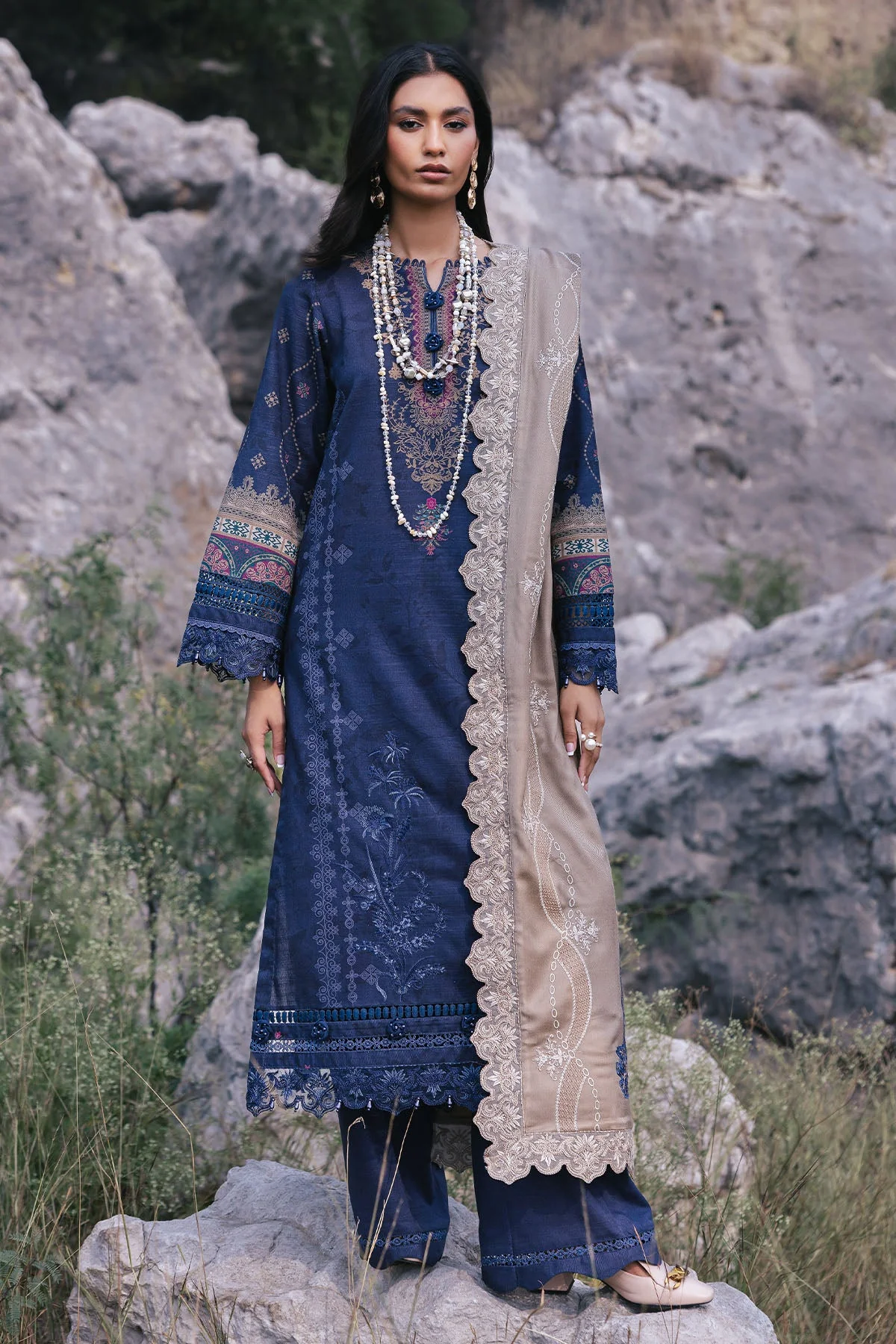 Nureh NW-97 Maya Nomad Shawl 2025